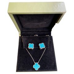 Van Cleef & Arpels, demi-set Alhambra vintage en or blanc 18 carats et turquoise