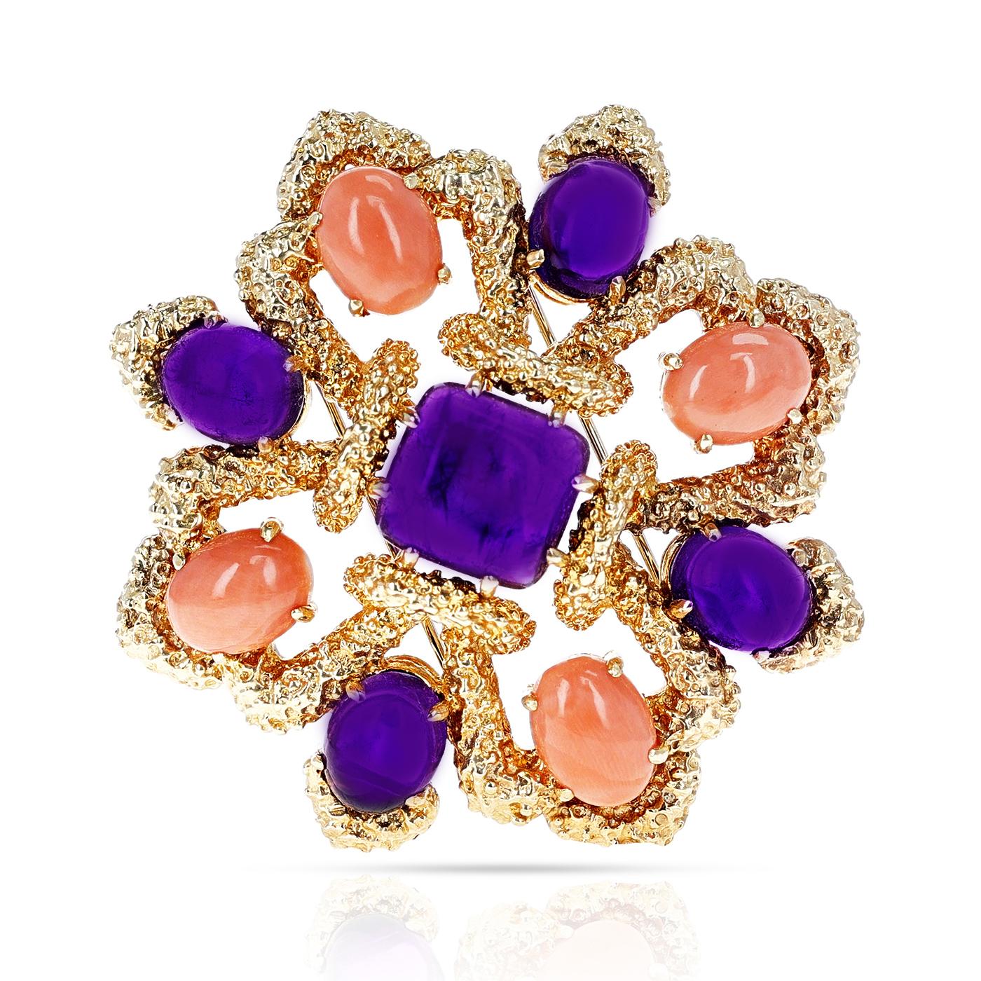 Women's or Men's Van Cleef & Arpels Amethyst and Coral Cabochon Brooch, 18K Yellow Gold For Sale
