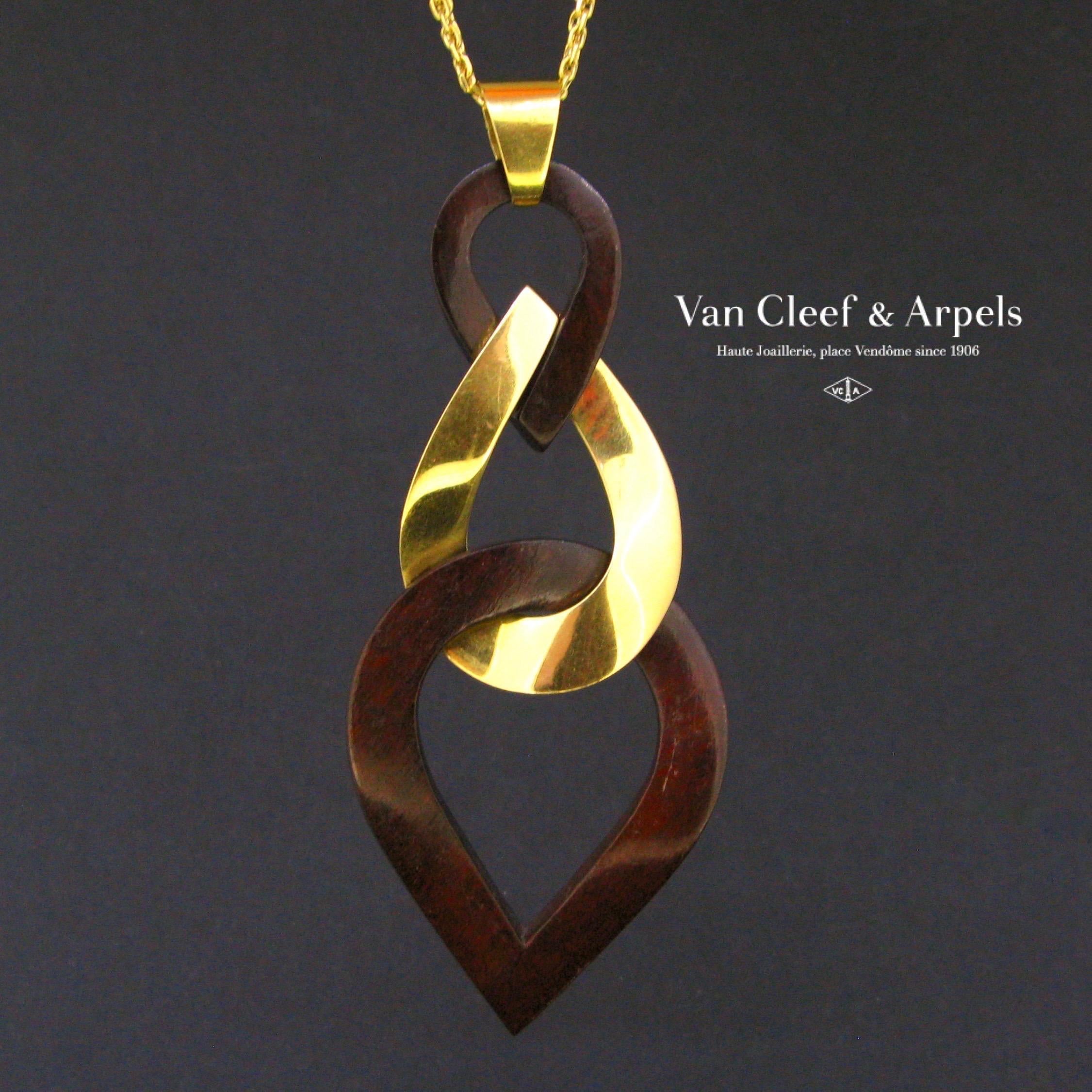 Van Cleef & Arpels Amourette Wood Drop Pendant on Long Chain, France, circa 1970 3
