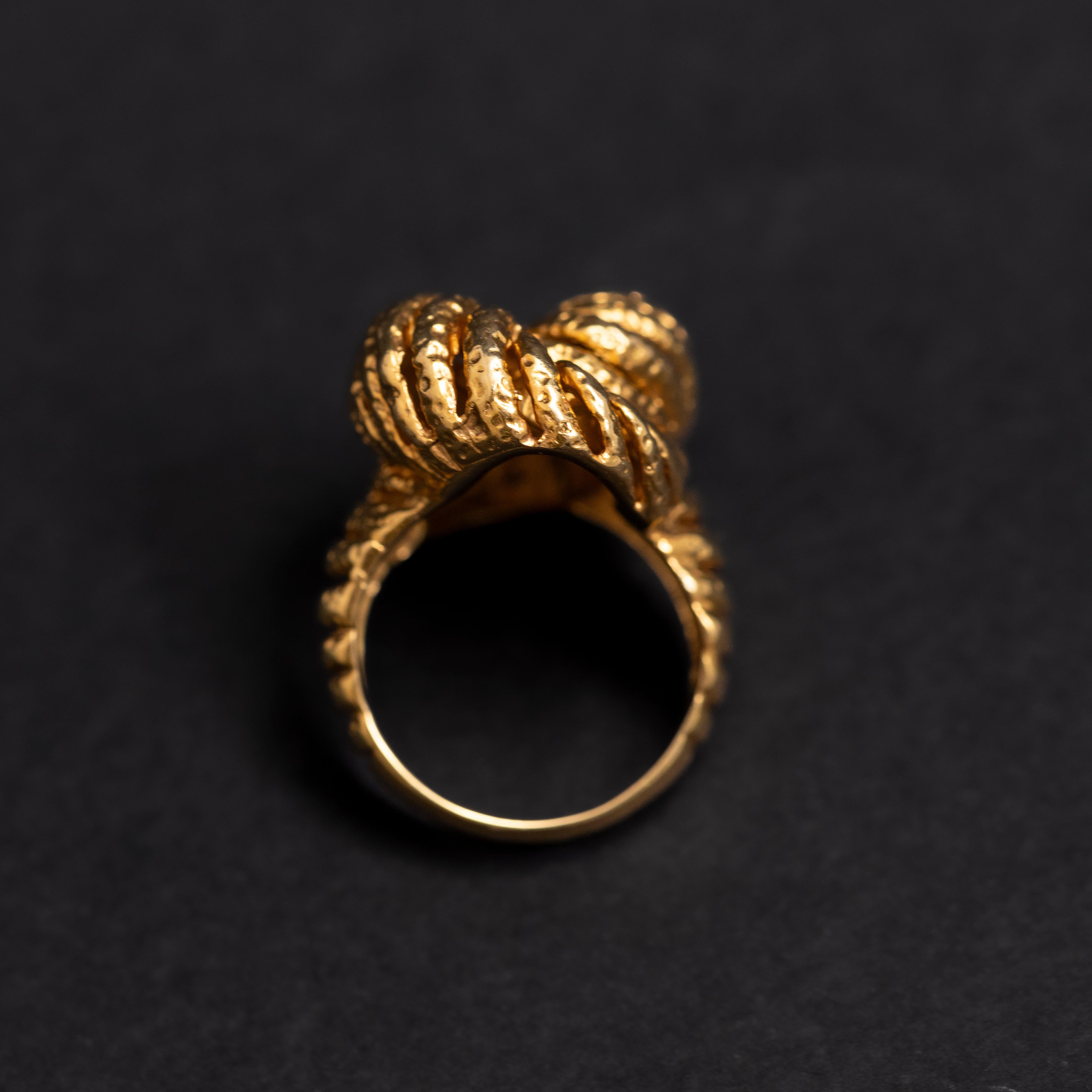 Van Cleef & Arpels Andre Vassort VCA Knot Ring and Clip Earrings Set Gold 1970s 6