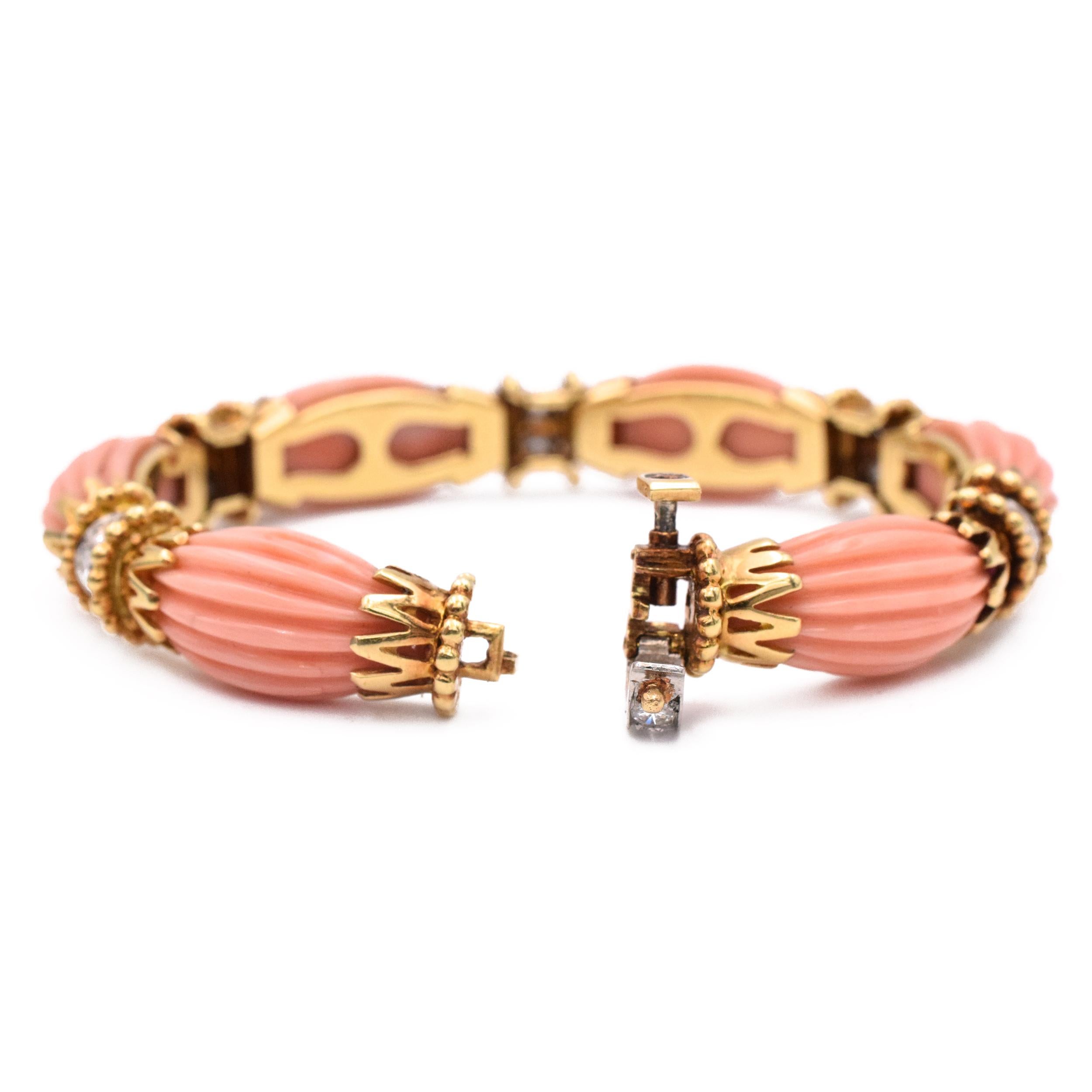 Van Cleef & Arpels Bracelet ange en corail et diamants Unisexe en vente