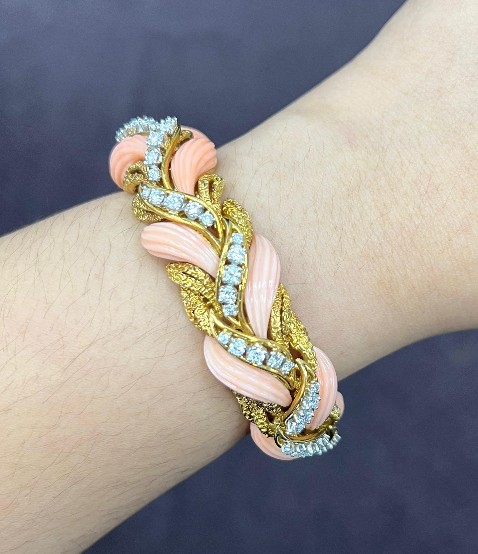 Van Cleef & Arpels Bracelet en corail peau d'ange et diamants Pour femmes en vente