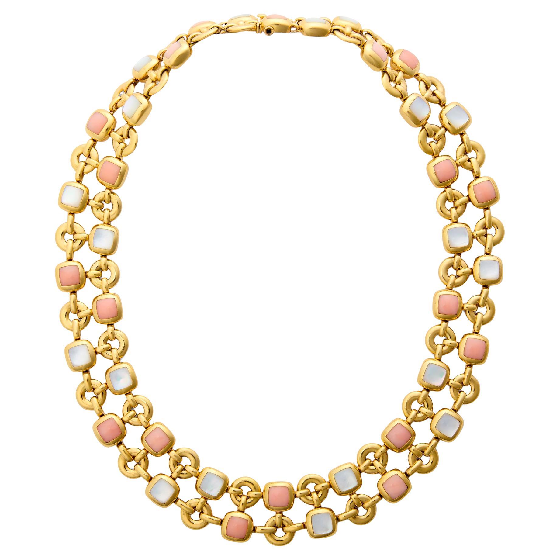 Collana Van Cleef & Arpels Pelle d'Angelo in corallo, madreperla e oro 18k in vendita