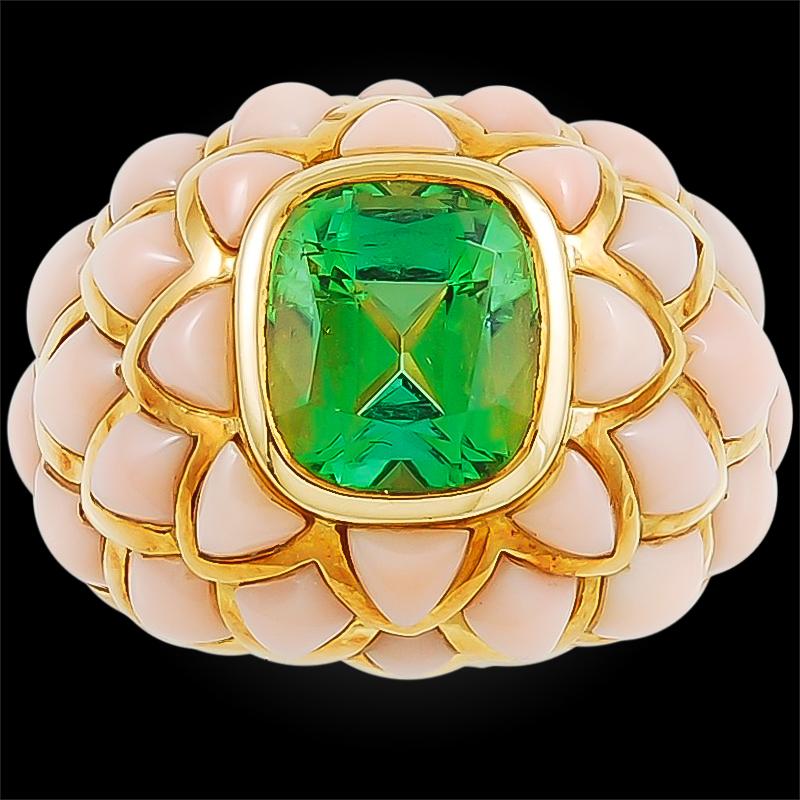 Women's Van Cleef & Arpels Angel Skin Coral, Peridot Ring