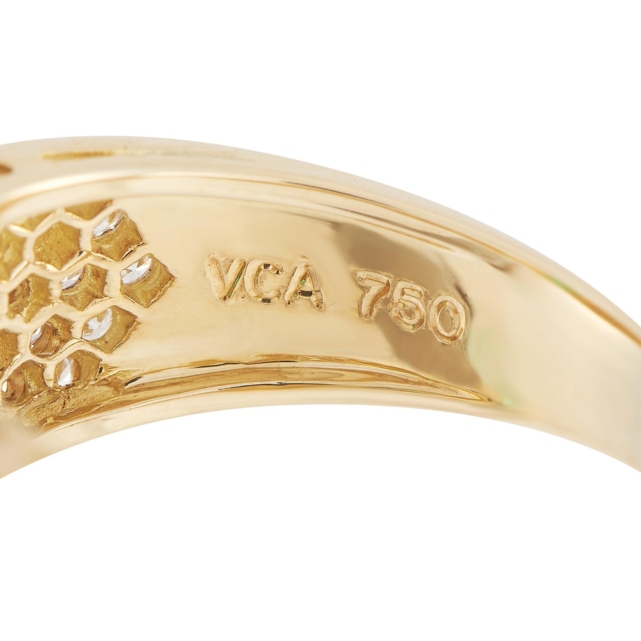 Van Cleef & Arpels Antoinette Ring aus 18 Karat Gelbgold mit 0,69 Karat Diamant und Smaragd im Zustand „Hervorragend“ in Southampton, PA