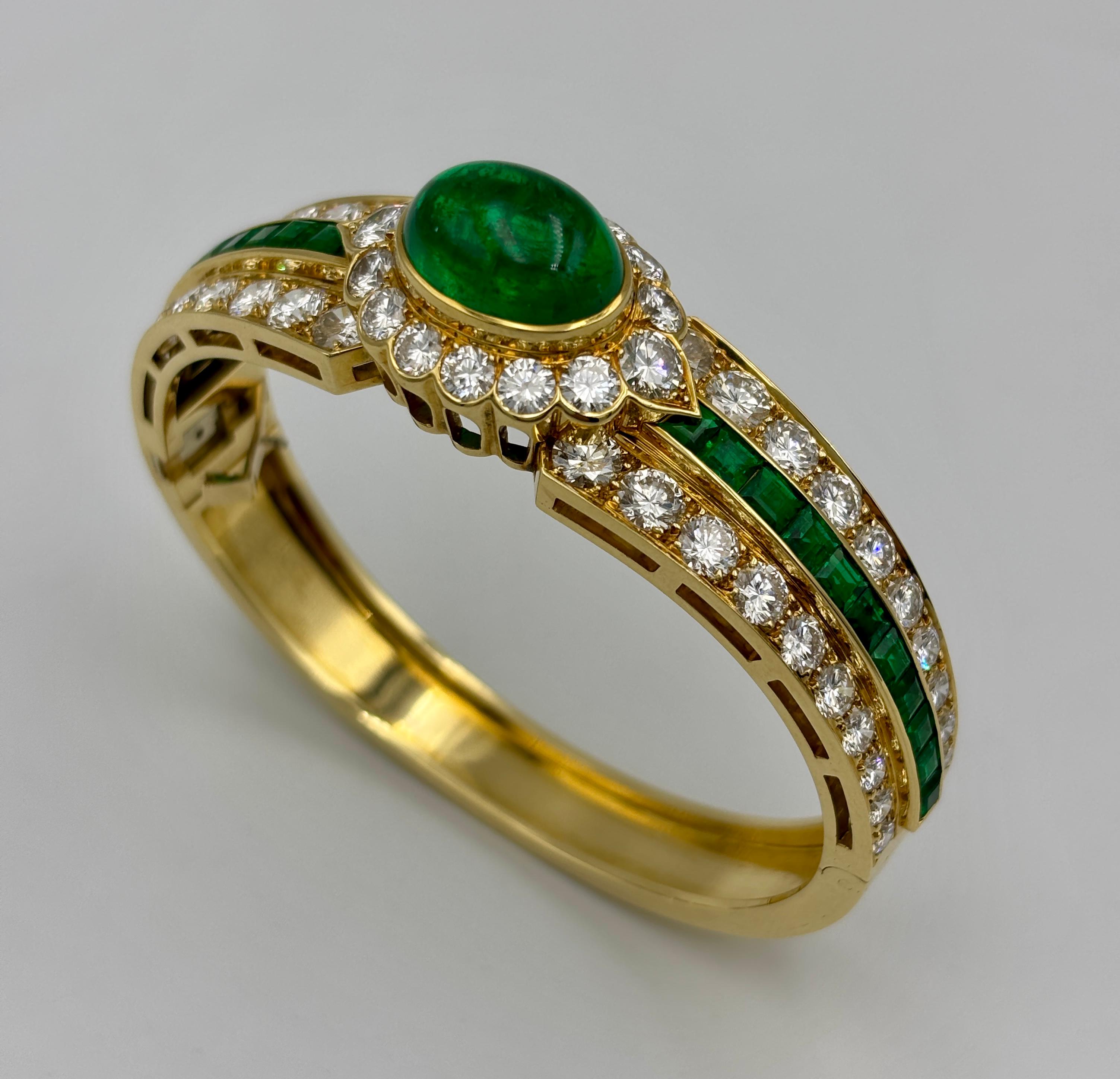 Van Cleef & Arpels, bracelet en émeraude colombienne et diamants d'environ 9 carats Unisexe en vente