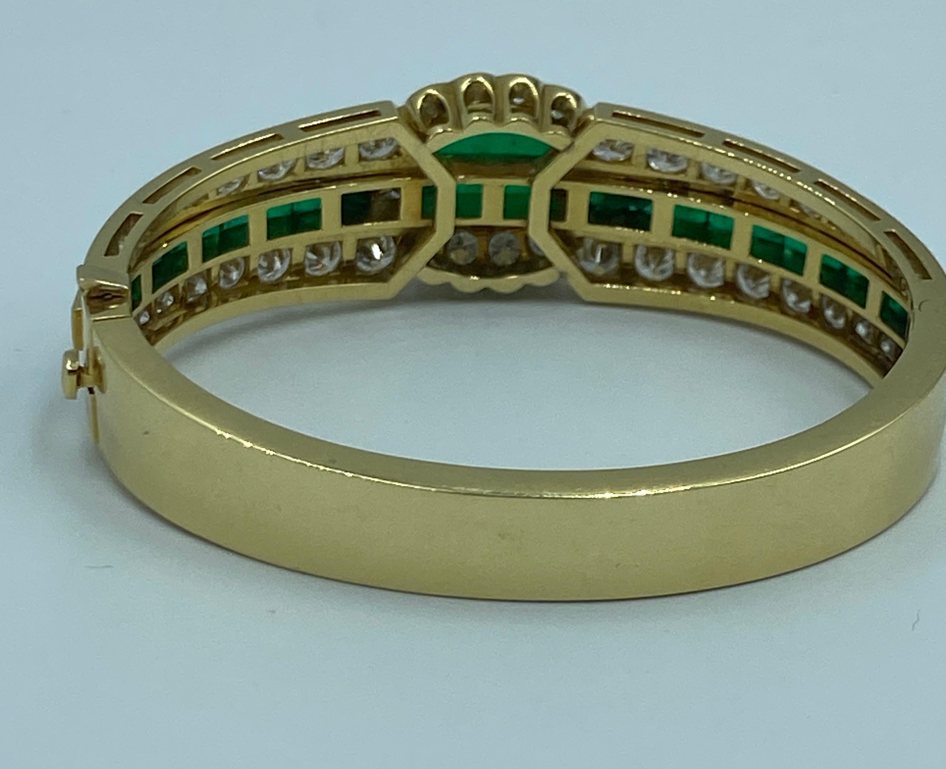 Van Cleef & Arpels, bracelet en émeraude colombienne et diamants d'environ 9 carats en vente 2
