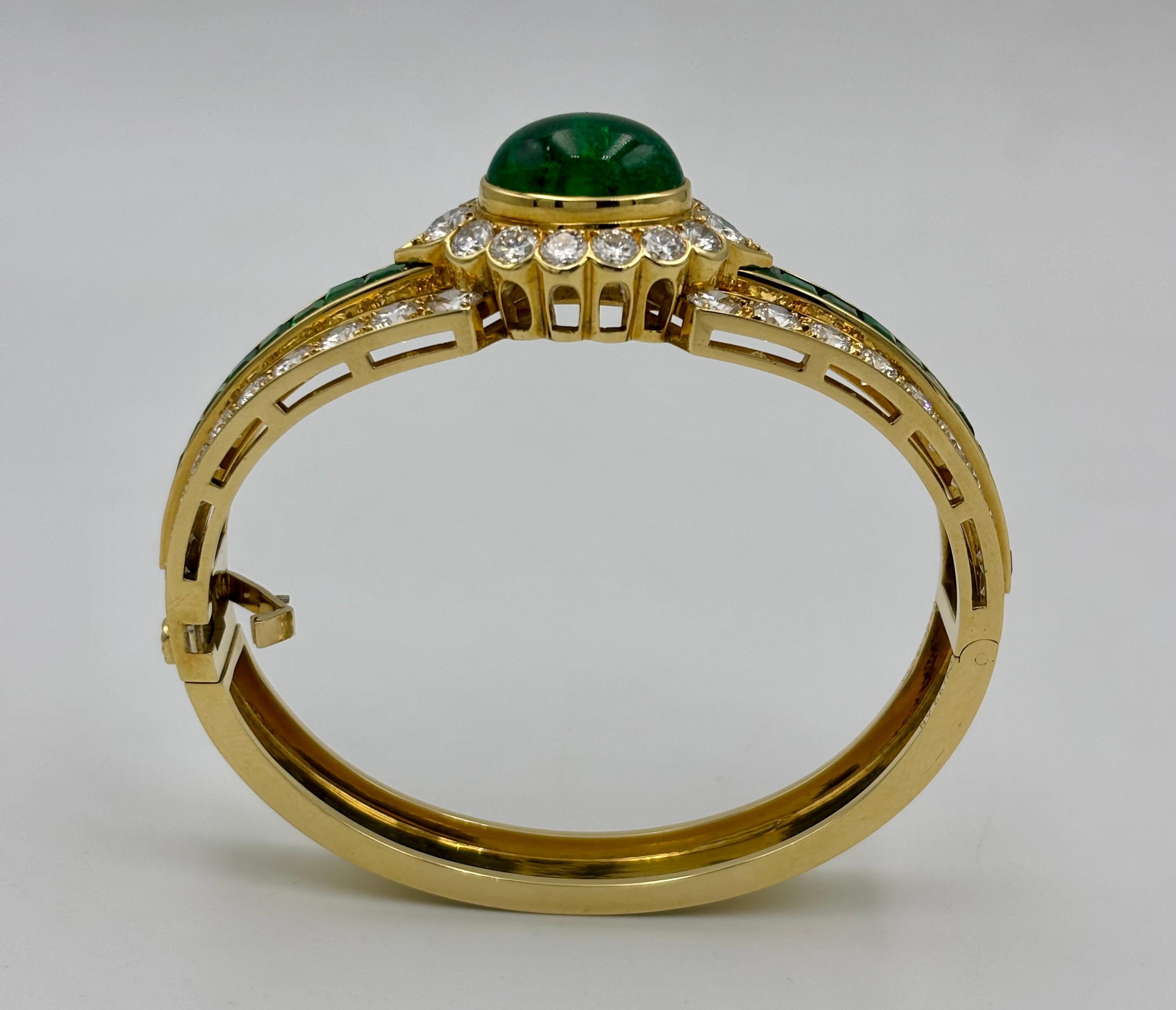 Van Cleef & Arpels, bracelet en émeraude colombienne et diamants d'environ 9 carats en vente 3