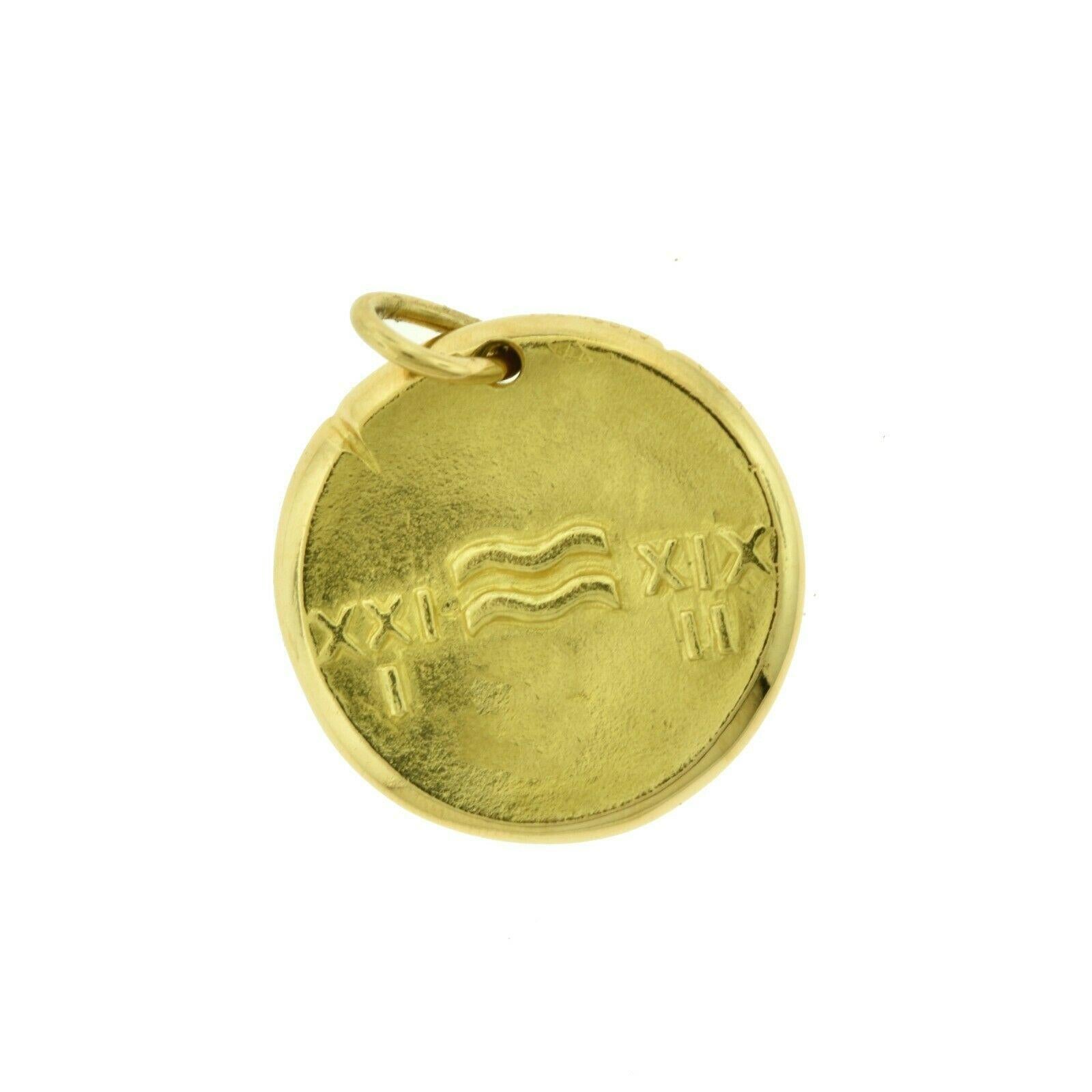 Van Cleef & Arpels Aquarius Zodiac Pendant Charm in Yellow Gold In Good Condition In Miami, FL