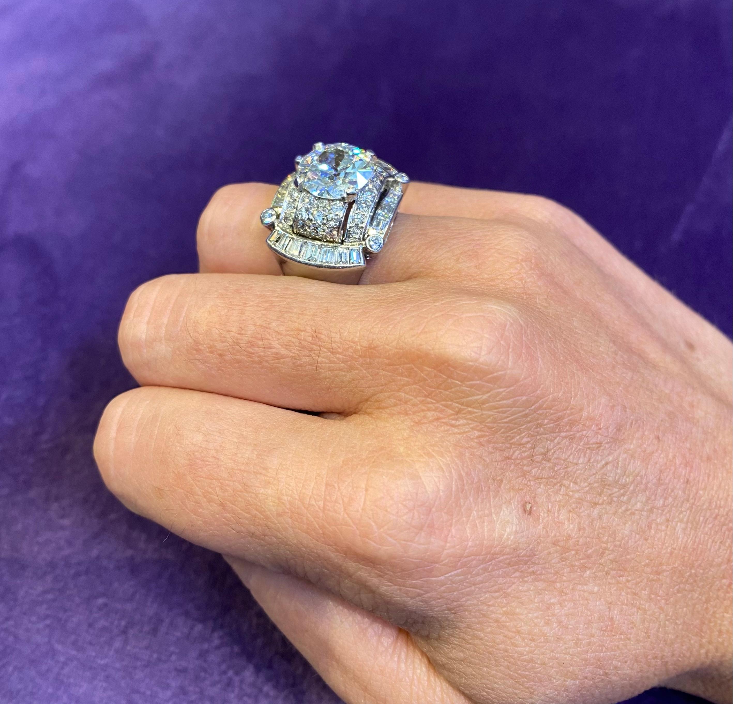 Van Cleef & Arpels Art Deco Diamond Ring  In Excellent Condition For Sale In New York, NY