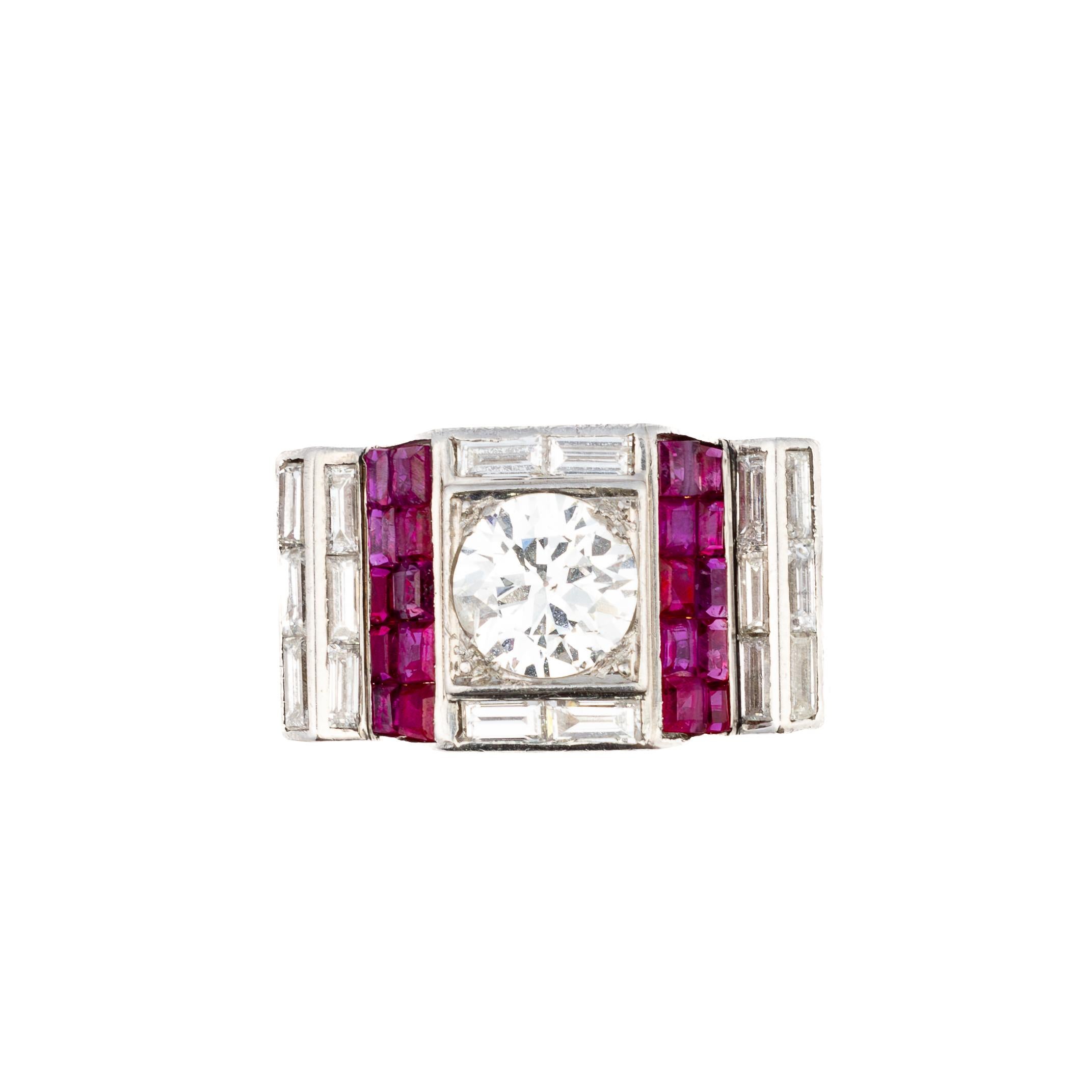 Anello Van Cleef & Arpels Art Deco con diamanti e rubini

Esempio di eleganza Art Déco, questo anello Van Cleef & Arpels emana raffinatezza grazie al suo audace design geometrico e alla magistrale incastonatura delle gemme. Realizzato in oro bianco