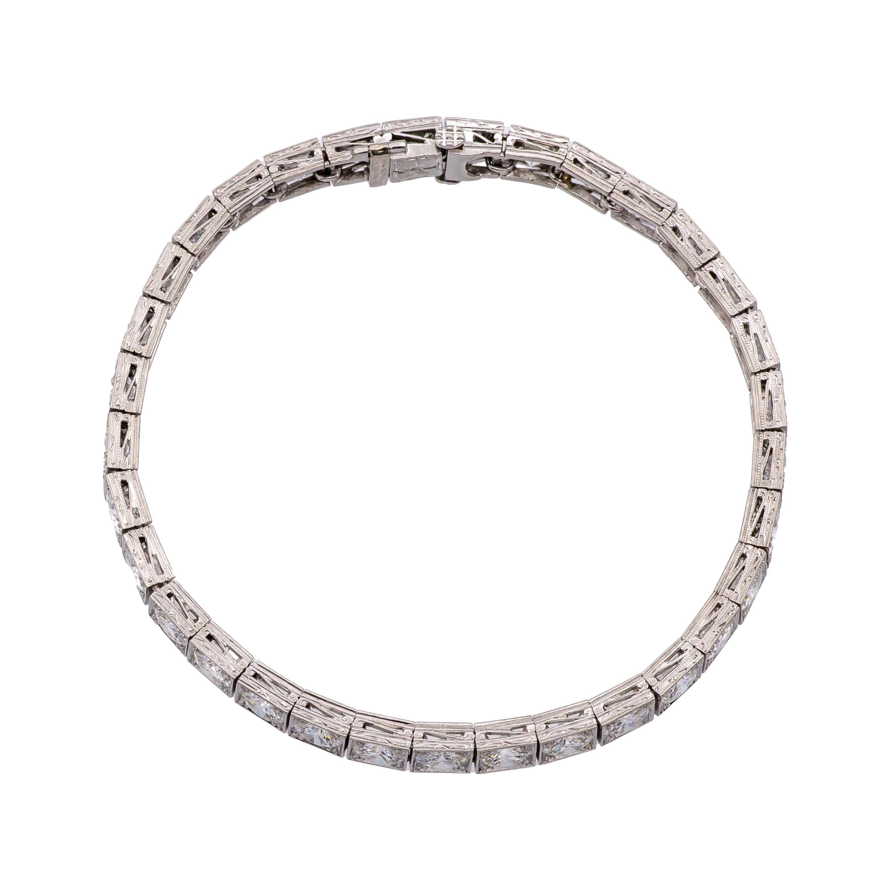 Van Cleef & Arpels Art Deco Old Euro Diamond Line Bracelet in Platinum – 1930s For Sale 1