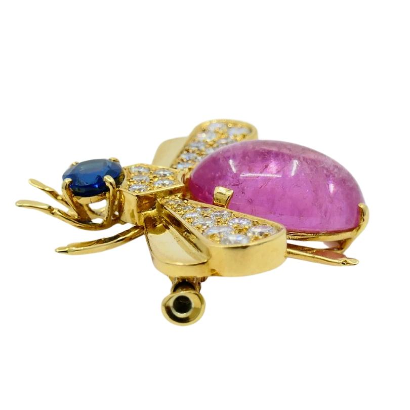 Round Cut Van Cleef & Arpels Bee Brooch Gold Diamond Gemstones