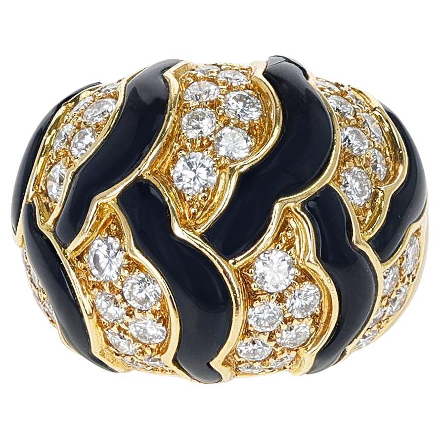 Van Cleef & Arpels Black Onyx and White Diamonds Dome Ring, 18K For Sale