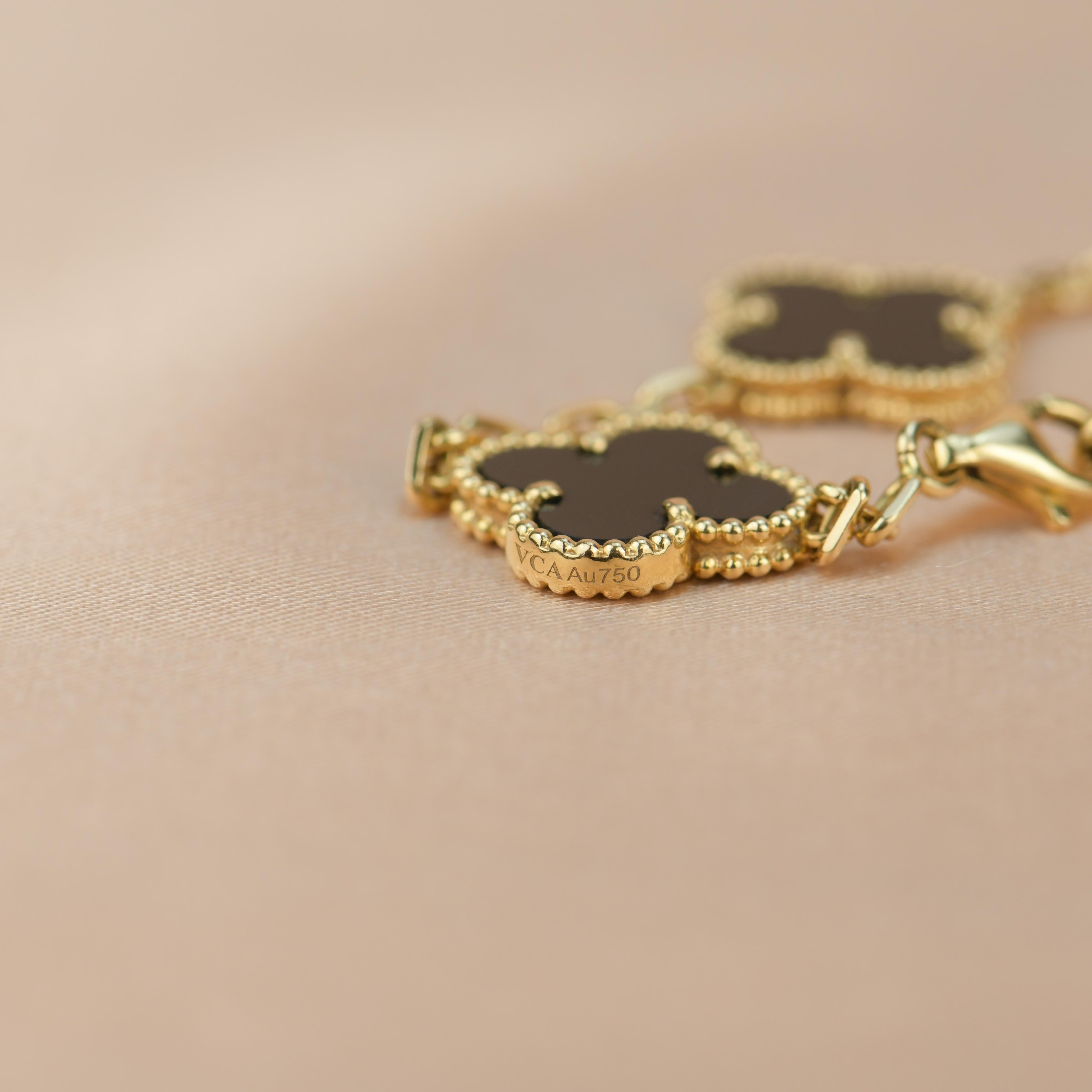 Van Cleef & Arpels Black Onyx Vintage Alhambra 18k Gold Bracelet In Excellent Condition In Banbury, GB