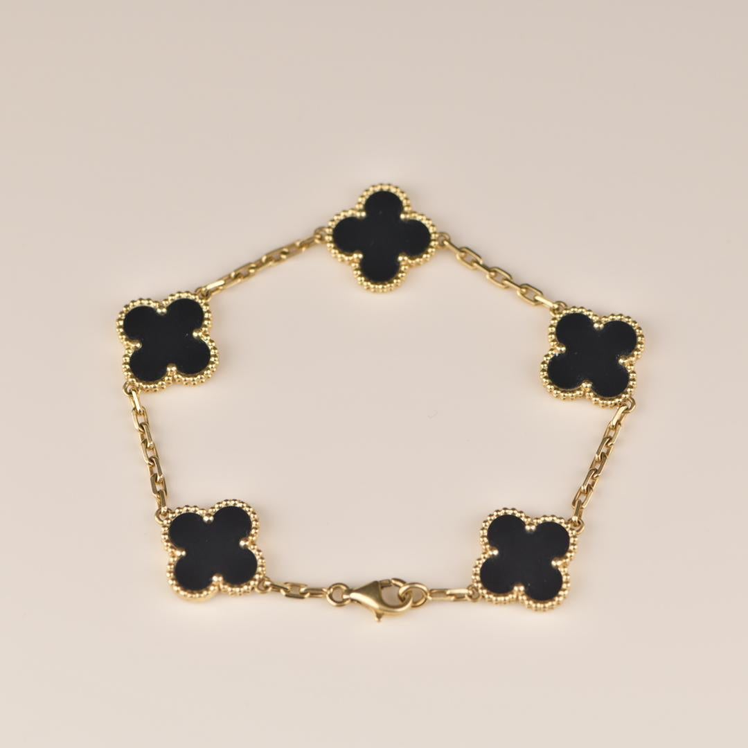 Van Cleef & Arpels Alhambra 18 Karat Goldarmband aus schwarzem Onyx 2
