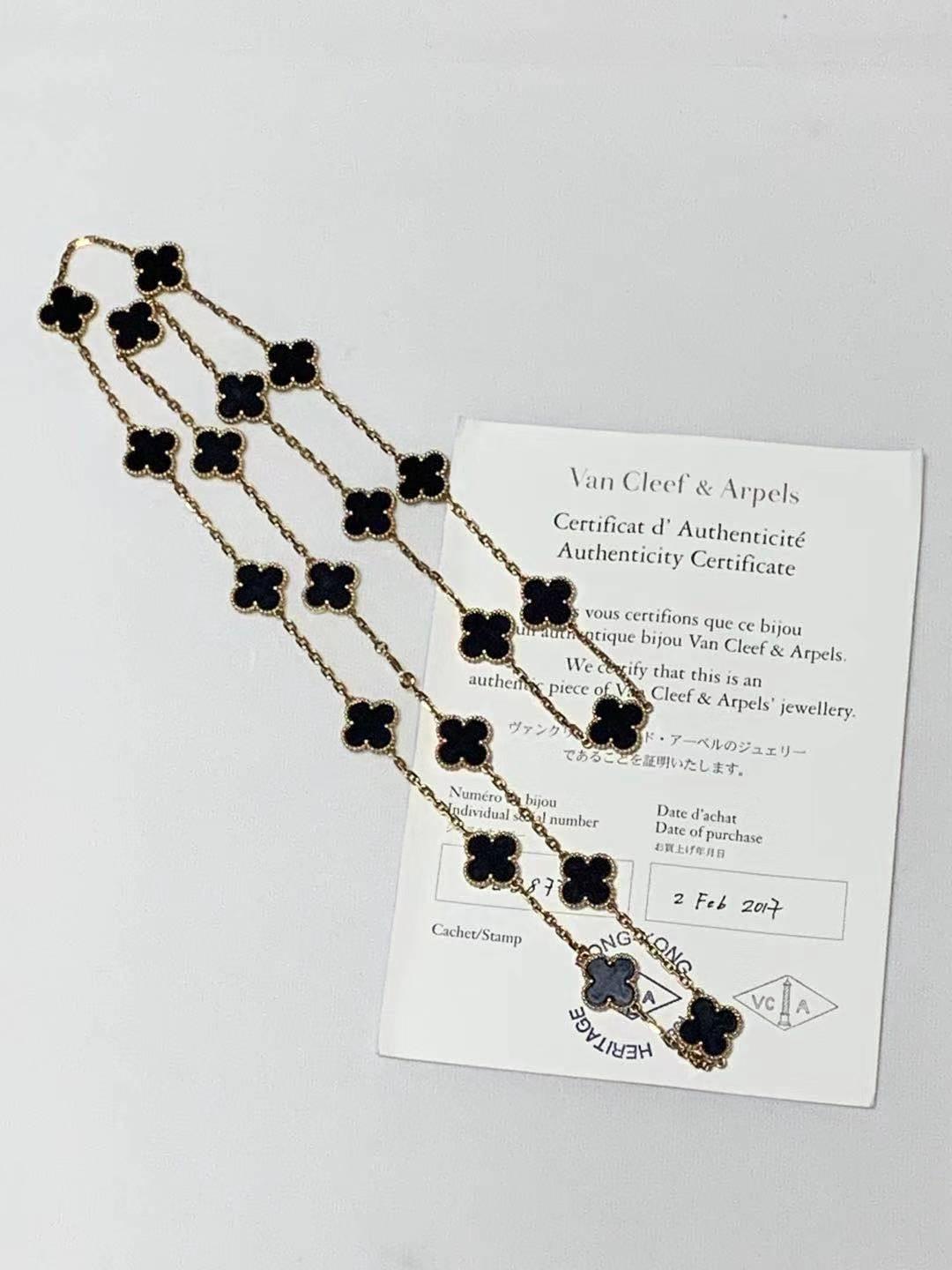 Van Cleef & Arpels Black Onyx Vintage Alhambra 20 Motif Necklace In Excellent Condition In Banbury, GB