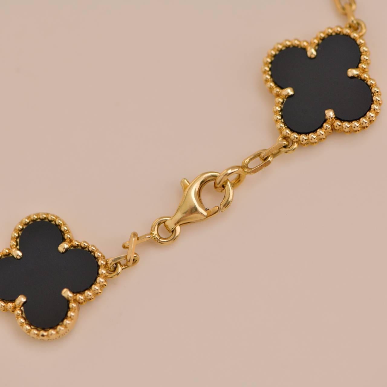 Non taillé Van Cleef & Arpels Bracelet vintage Alhambra en or jaune et onyx noir