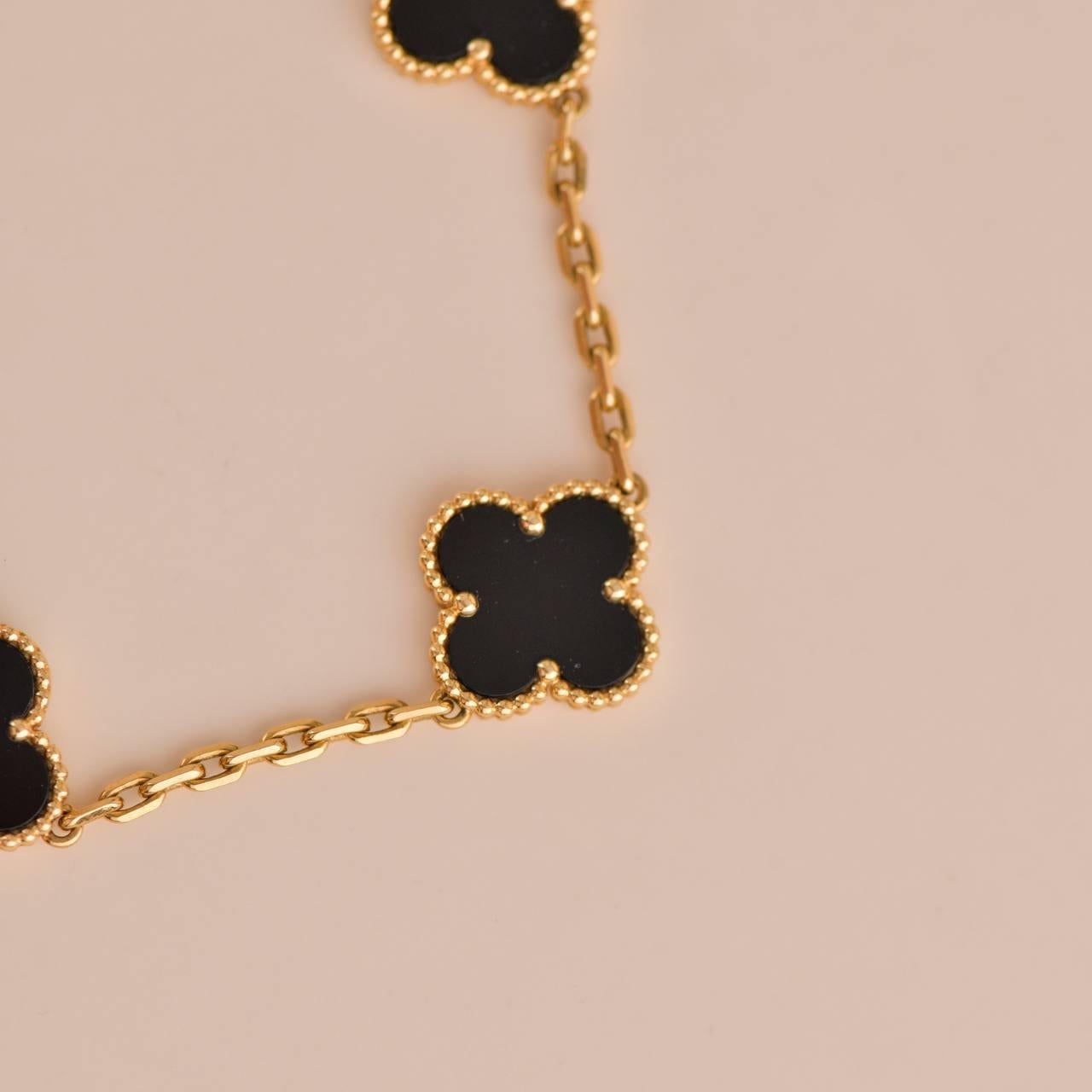 Van Cleef & Arpels Bracciale vintage in oro giallo Alhambra con onice nero 1