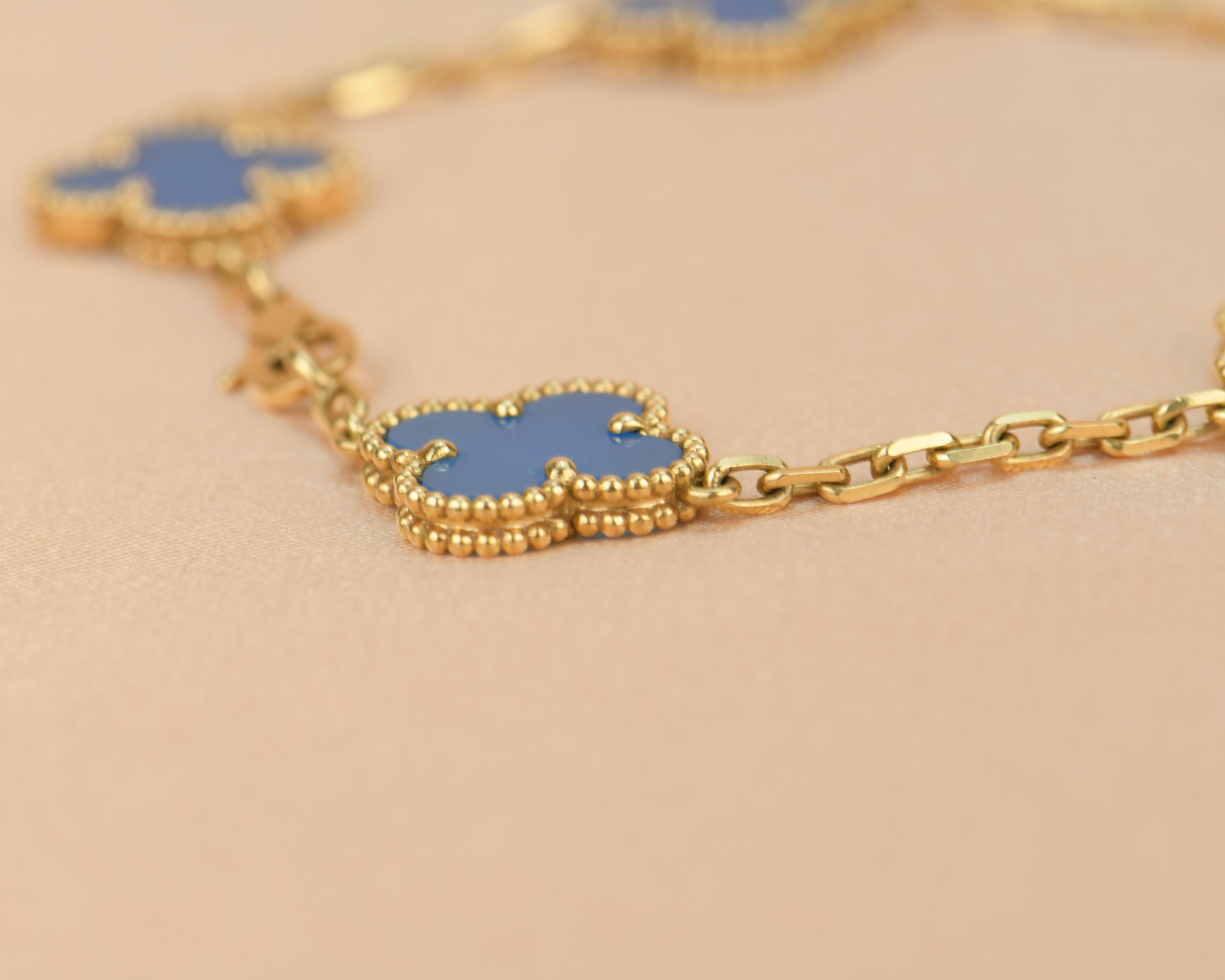 Van Cleef & Arpels Blue Agate Vintage Alhambra 18k Gold Bracelet In Excellent Condition In Banbury, GB