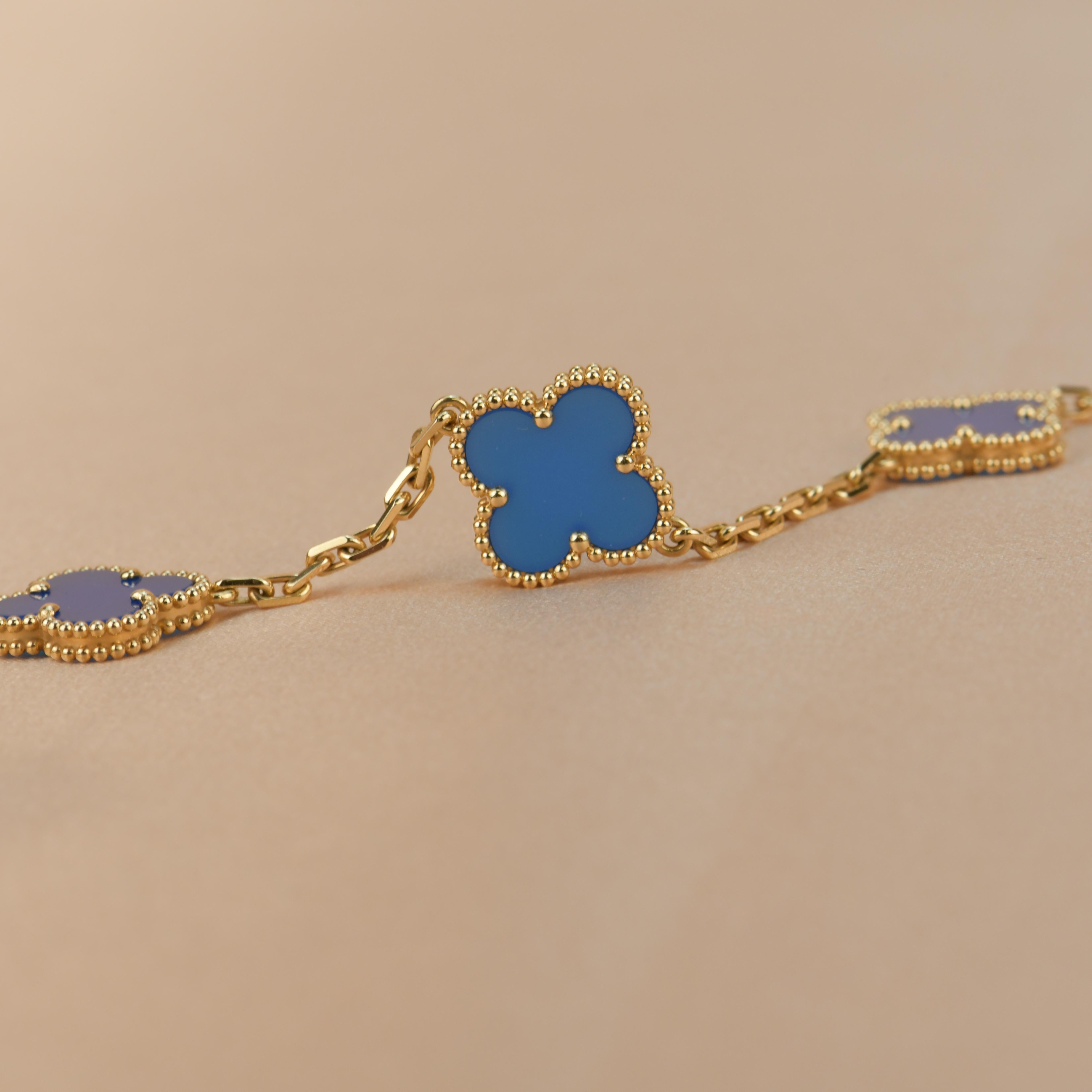 Women's or Men's Van Cleef & Arpels Blue Agate Vintage Alhambra 18k Gold Bracelet