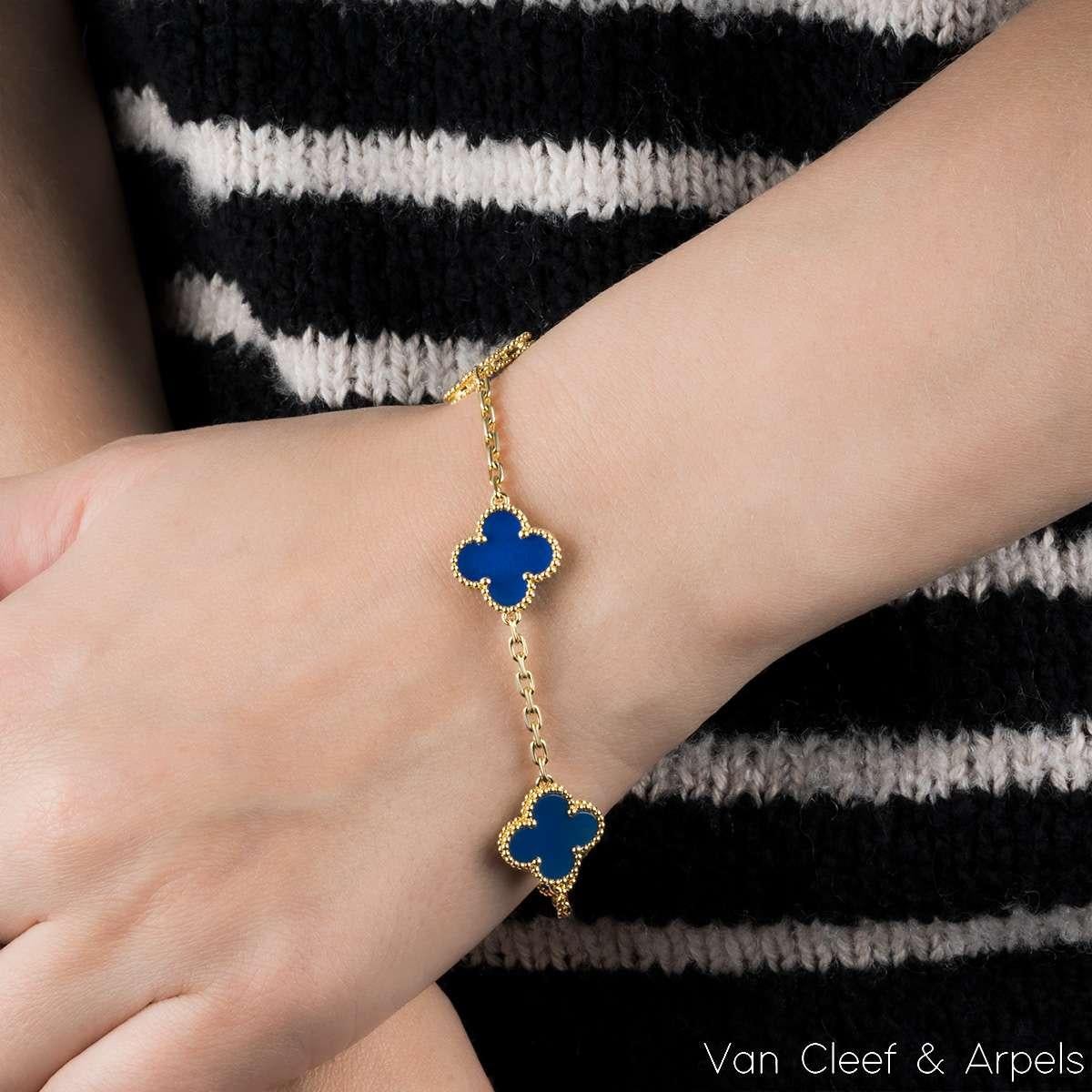 Women's or Men's Van Cleef & Arpels Blue Gold Agate Vintage Alhambra 5 Motif Bracelet VCARP34900 For Sale