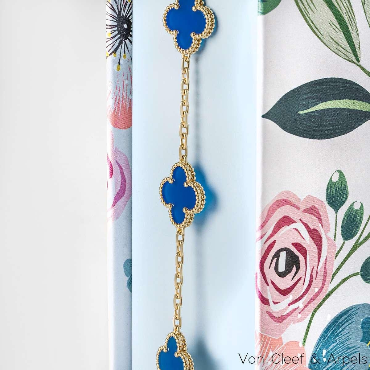 Van Cleef & Arpels Blue Gold Agate Vintage Alhambra 5 Motif Bracelet VCARP34900 For Sale 1