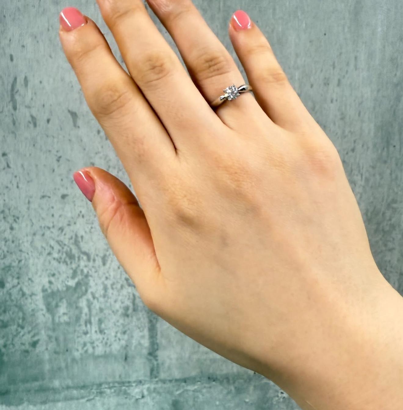 Van Cleef & Arpels Anello solitario con diamante 0,43ct D-VVS2-Ex in platino in vendita 5