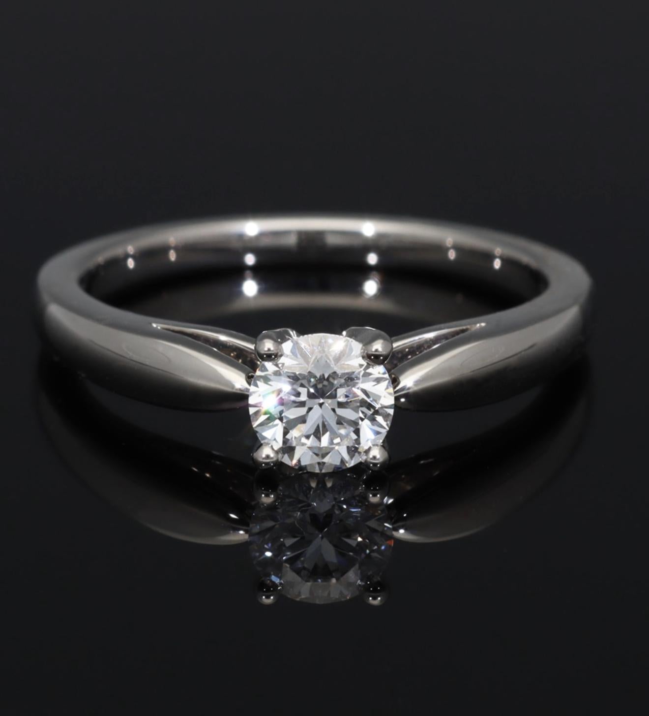 Van Cleef & Arpels Anello solitario con diamante 0,43ct D-VVS2-Ex in platino in vendita 6