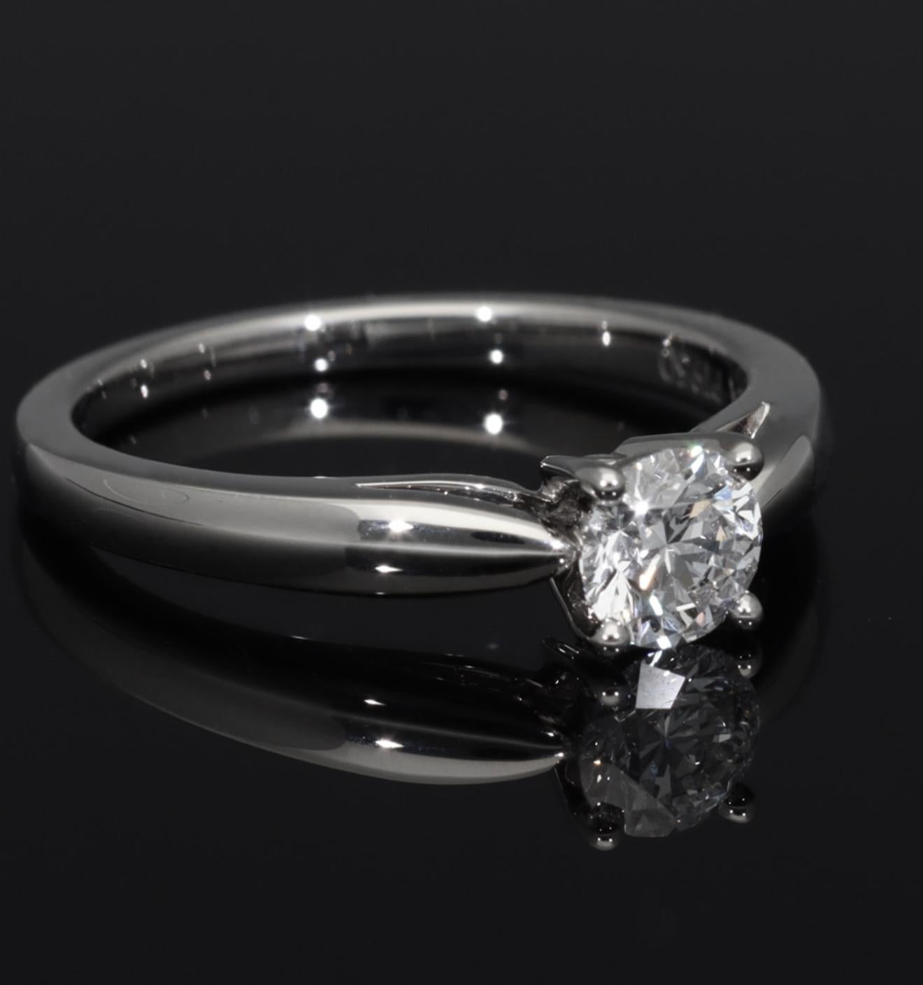 Van Cleef & Arpels Anello solitario con diamante 0,43ct D-VVS2-Ex in platino in vendita 8
