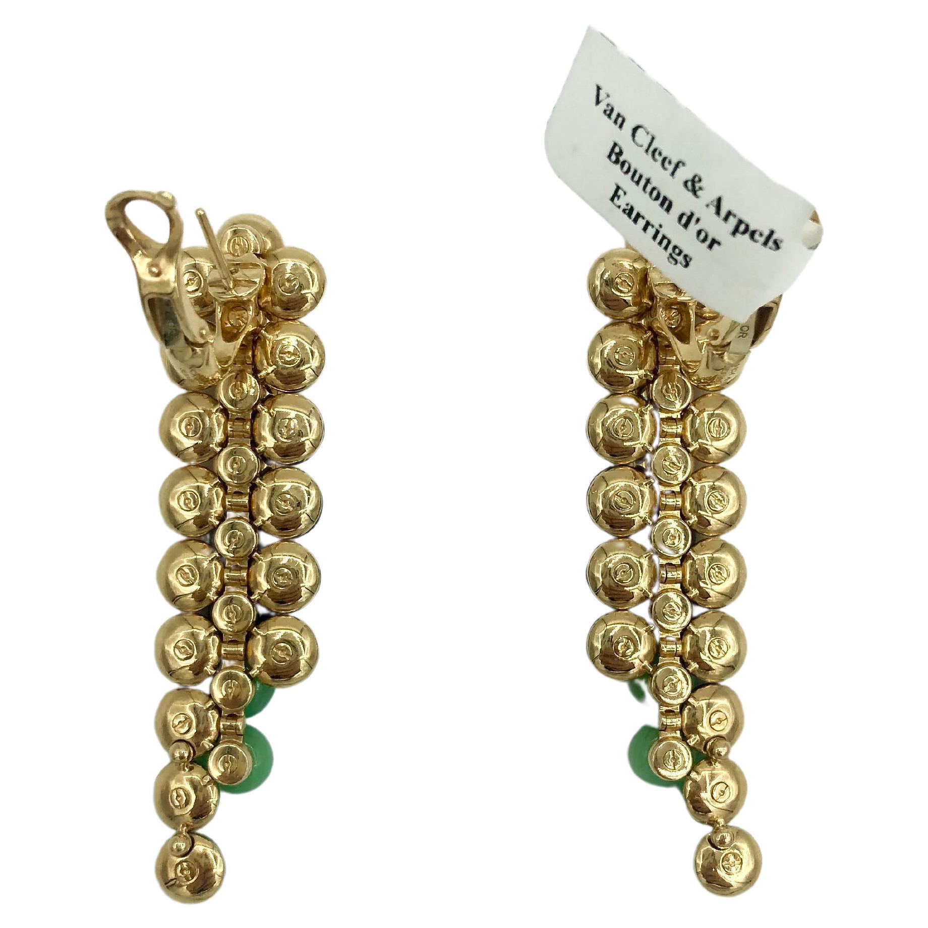 Taille ronde Van Cleef & Arpels Boucles d'oreilles Bouton d'or Or jaune 18K en vente