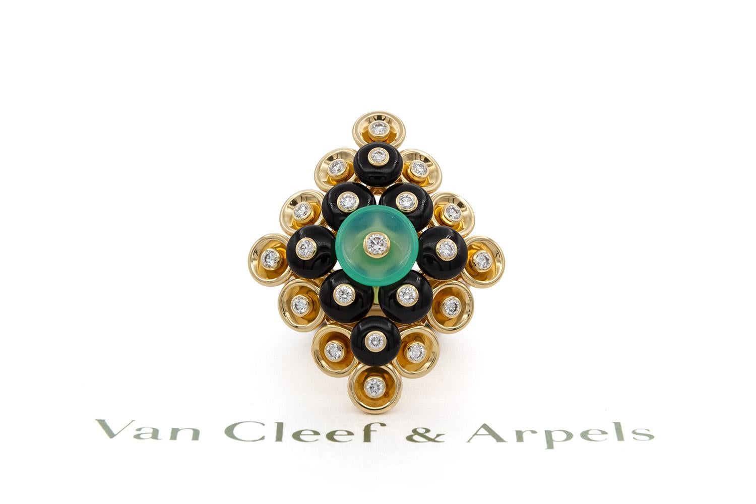 We are pleased to offer this beautiful Guaranteed Authentic Van Cleef & Arpels Bouton D'or Ring with original VCA box, VCA certificate of authenticity & receipt. The Bouton d'or collection is inspired by the curved lines of the paillette motif, a