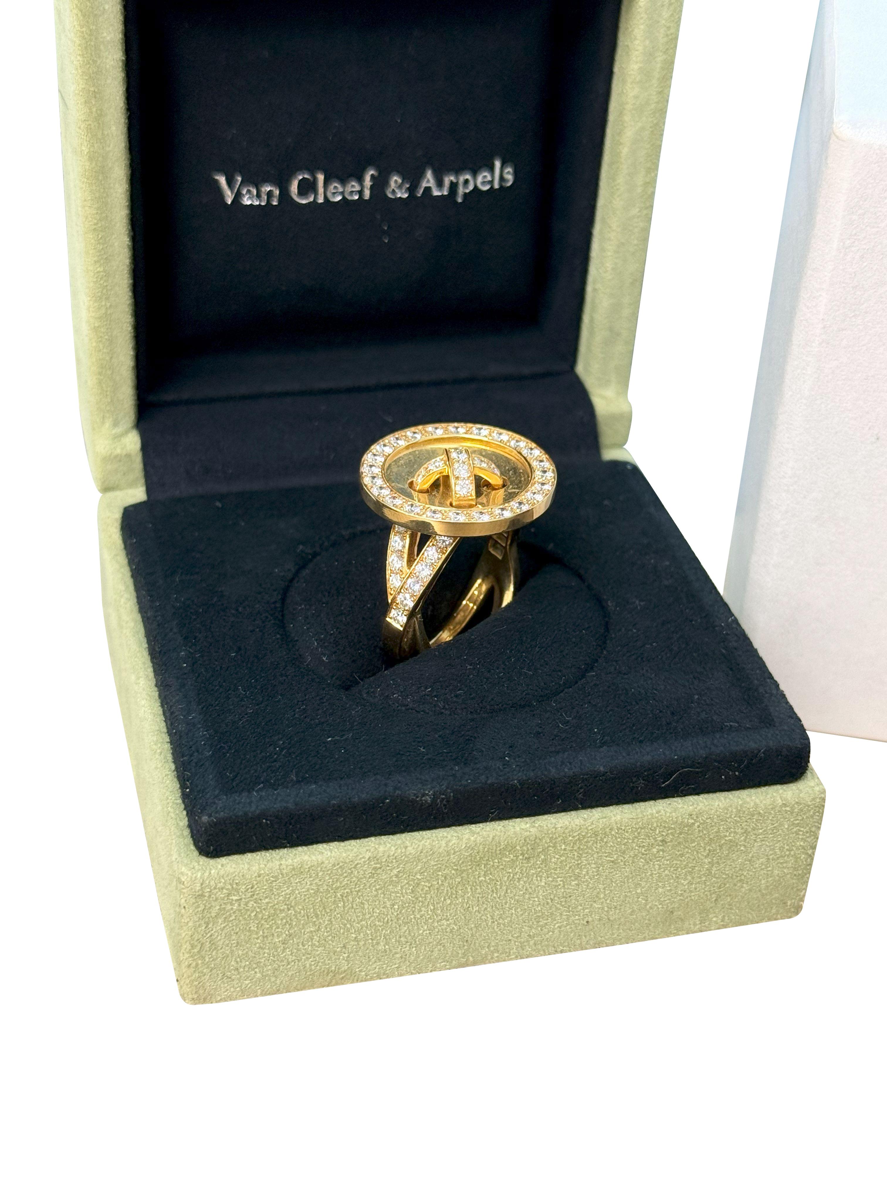 Anello a bottone Van Cleef & Arpels Boutonnière in oro giallo e diamanti in vendita 6