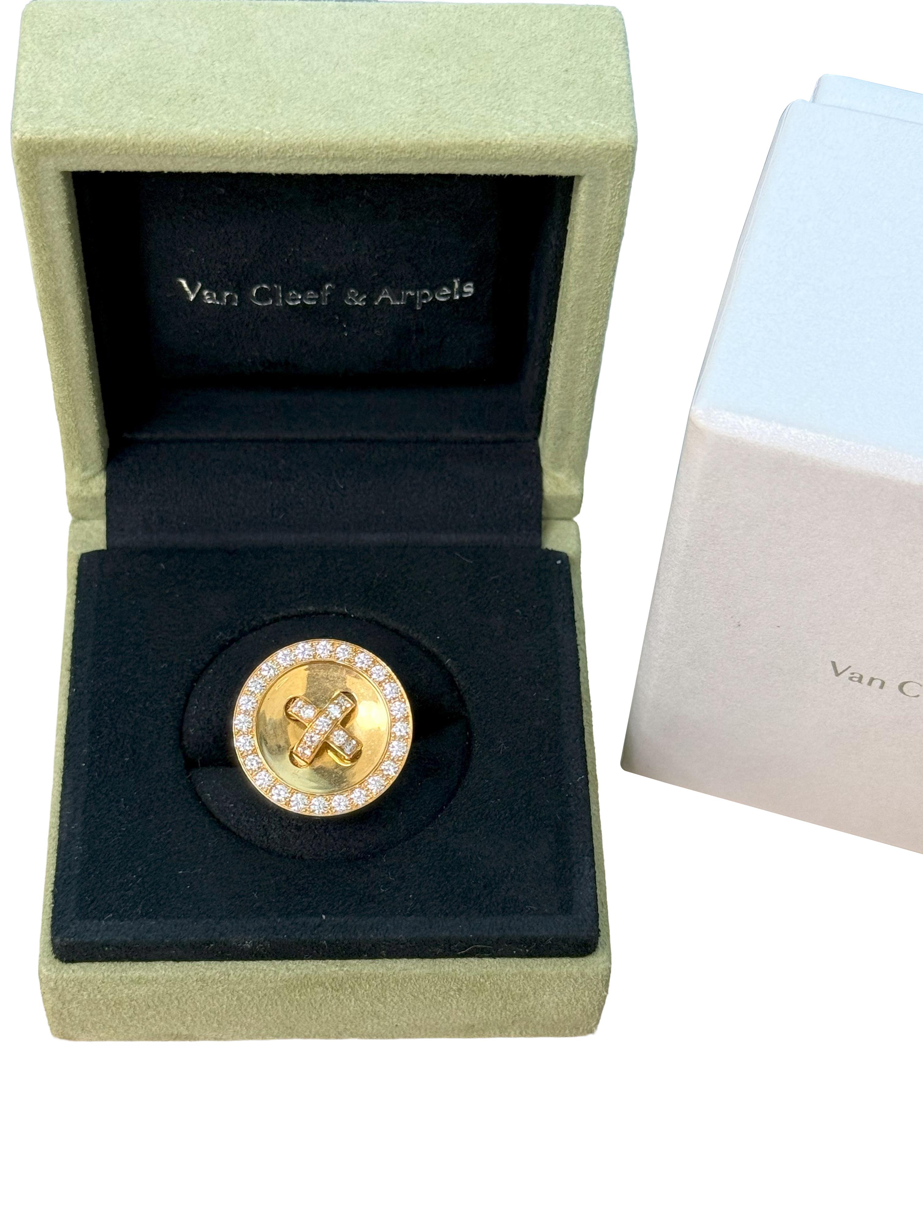 Donna Anello a bottone Van Cleef & Arpels Boutonnière in oro giallo e diamanti in vendita