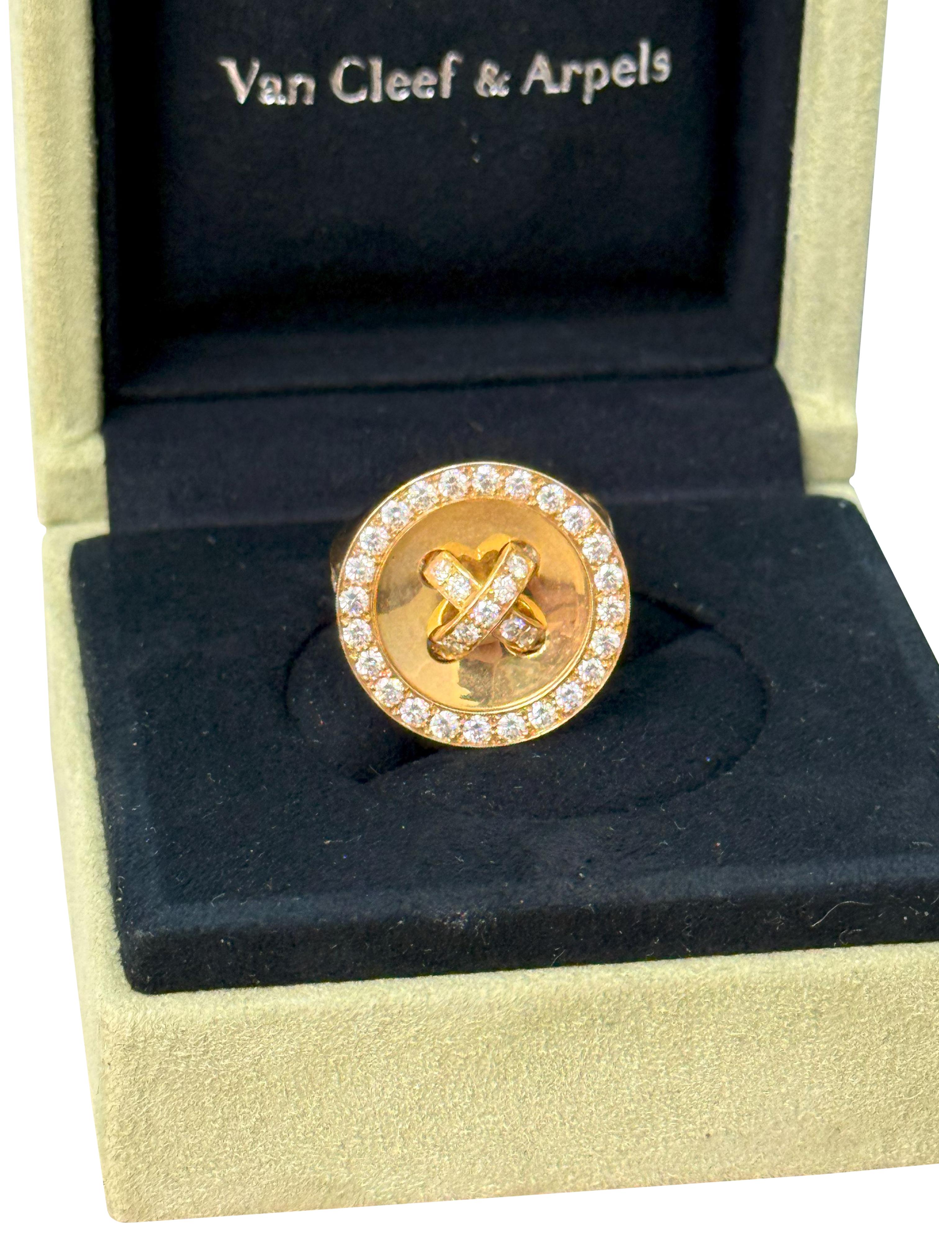 Anello a bottone Van Cleef & Arpels Boutonnière in oro giallo e diamanti in vendita 2