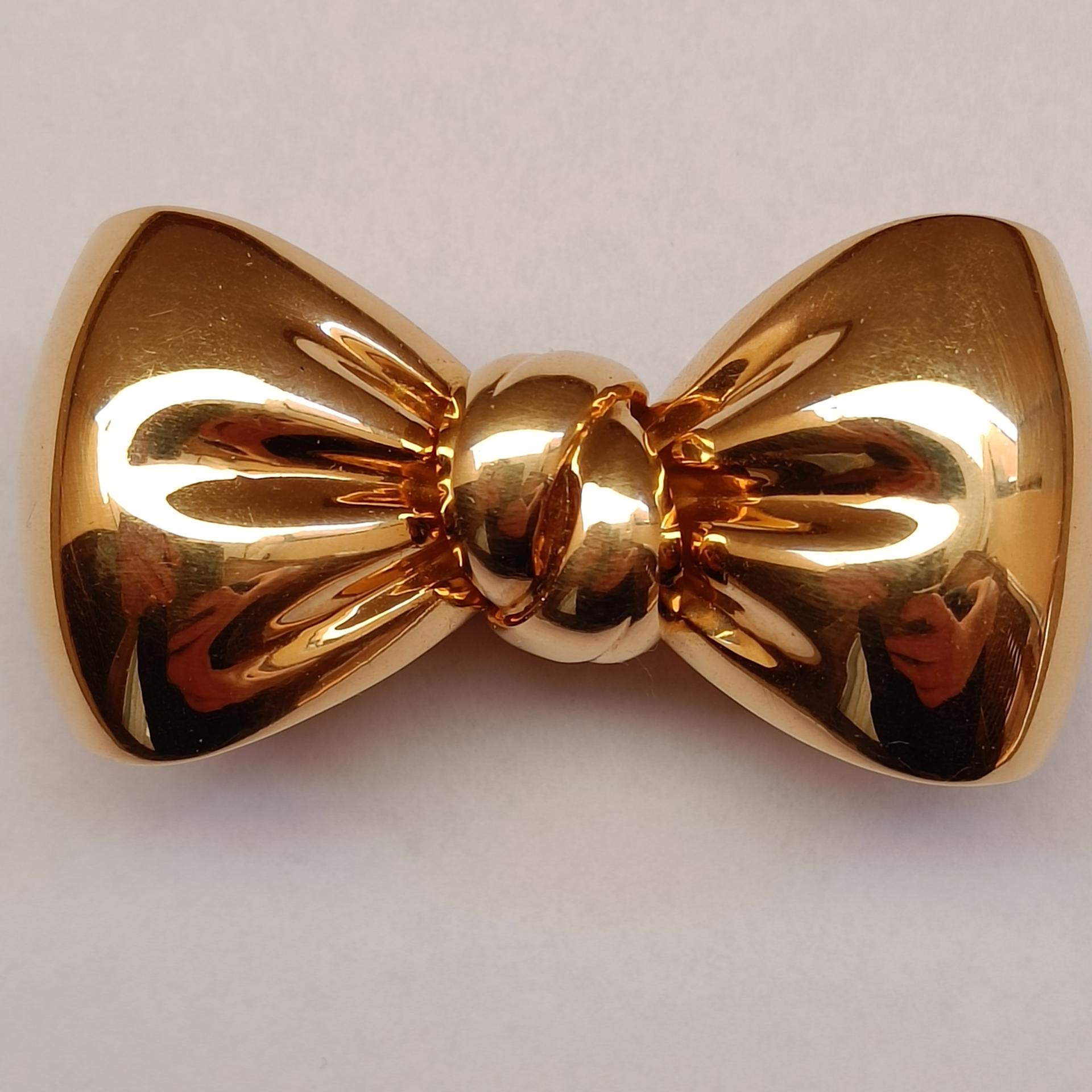 Contemporary Van Cleef & Arpels  Bow Brooches 18k Gold - 2 Pieces For Sale