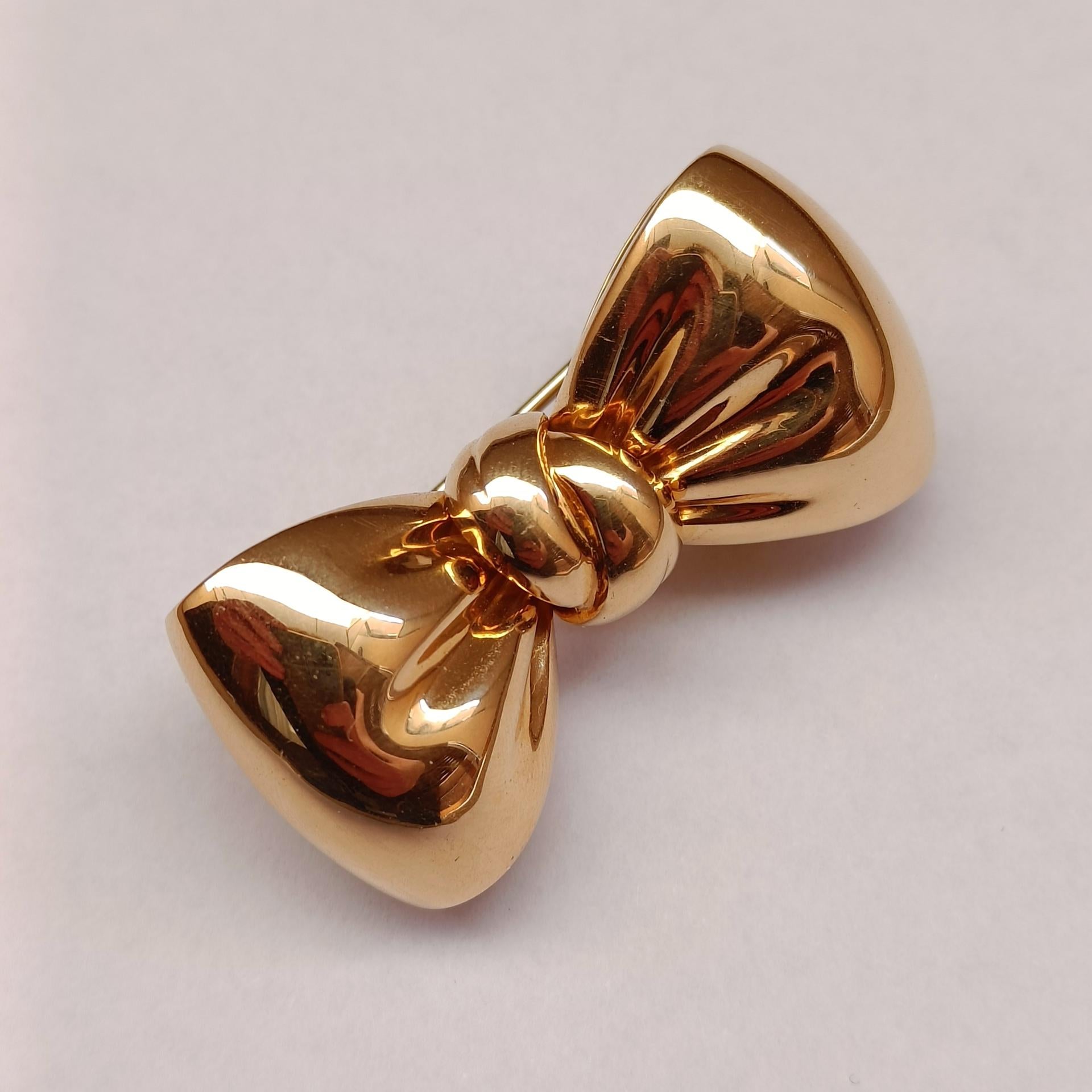 Van Cleef & Arpels  Bow Brooches 18k Gold - 2 Pieces In Good Condition For Sale In Magenta, IT