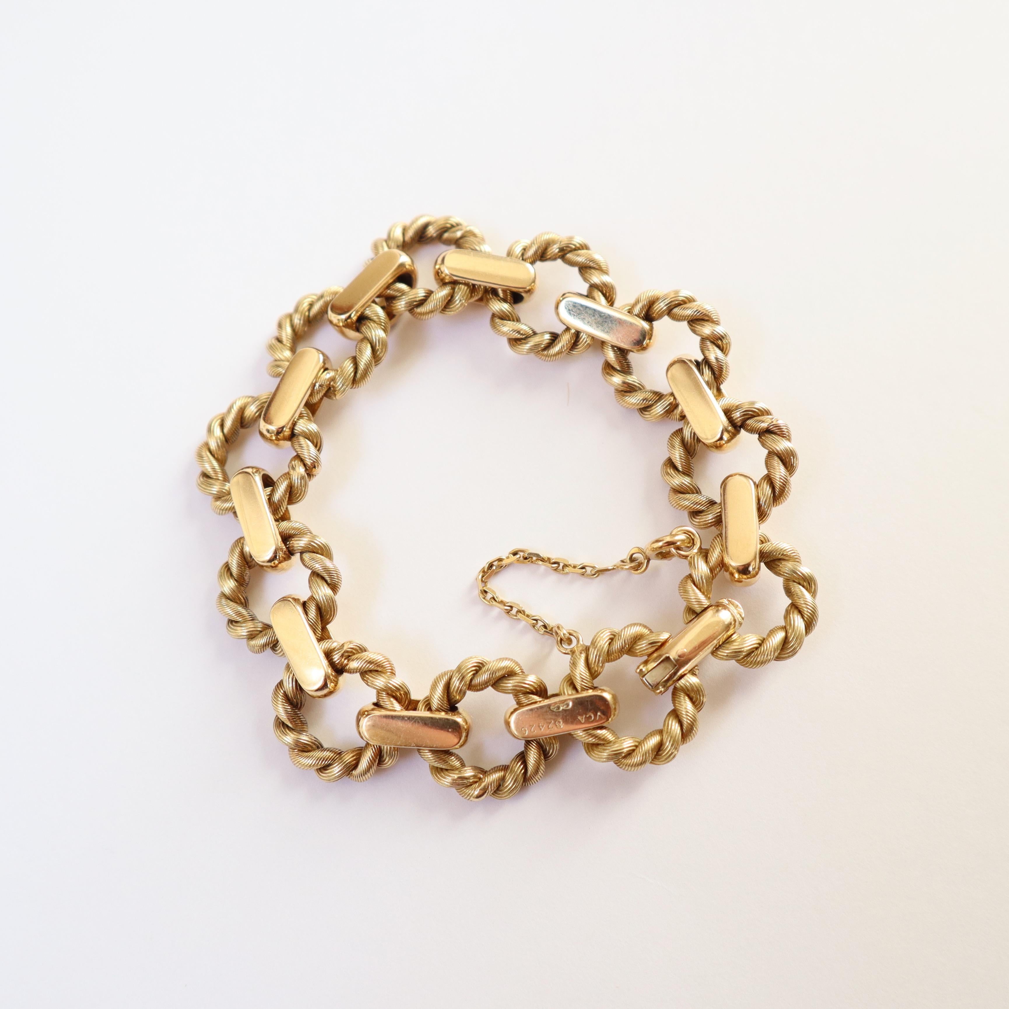 Van Cleef & Arpels Bracelet en or jaune 18 carats et rubis avec cercles torsadés en vente 2