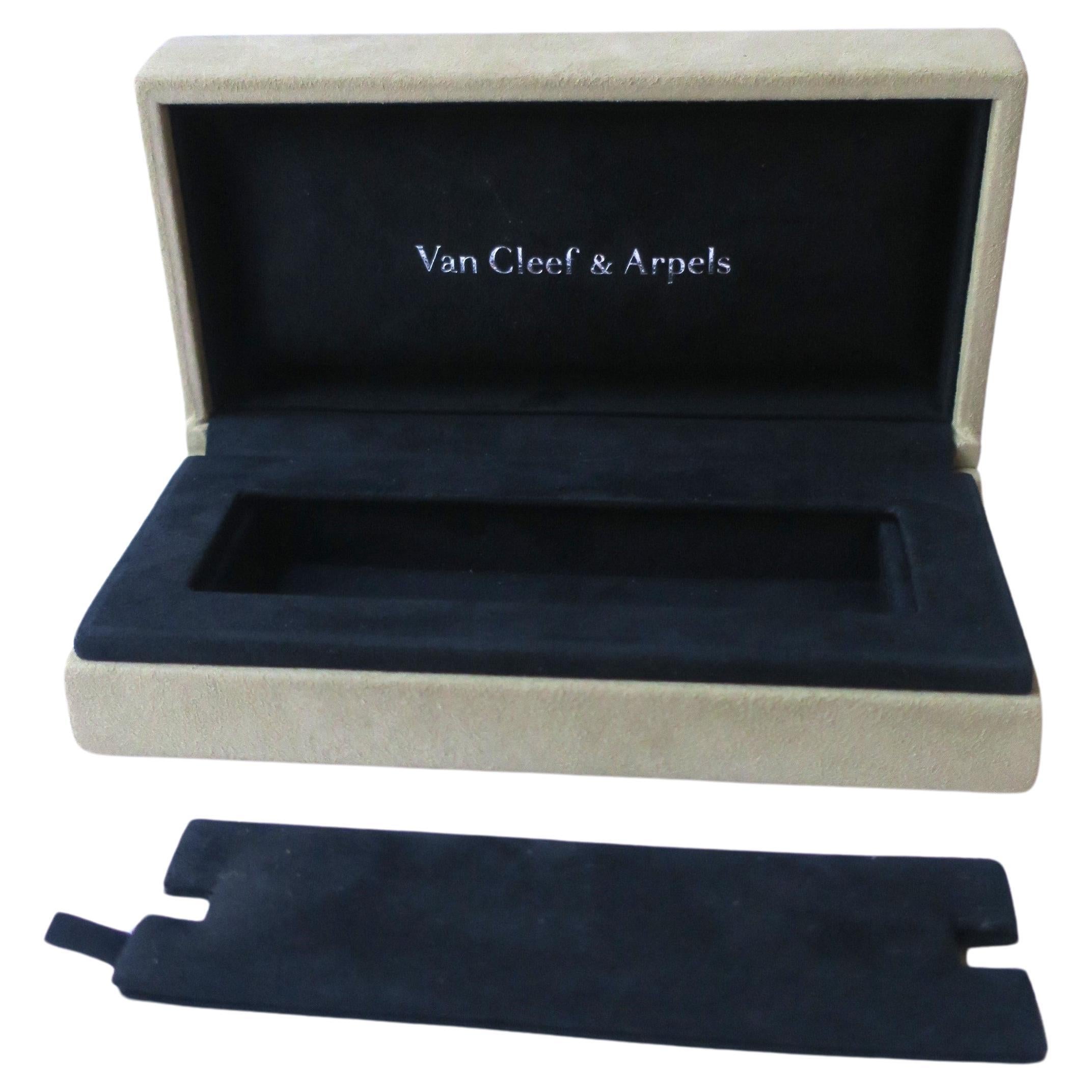 Cleef Jewelry Gift Box Packaging For Sterling Silver Heart Necklace,  Bracelets, Rings, And Earrings From Van_cleef, $5.63