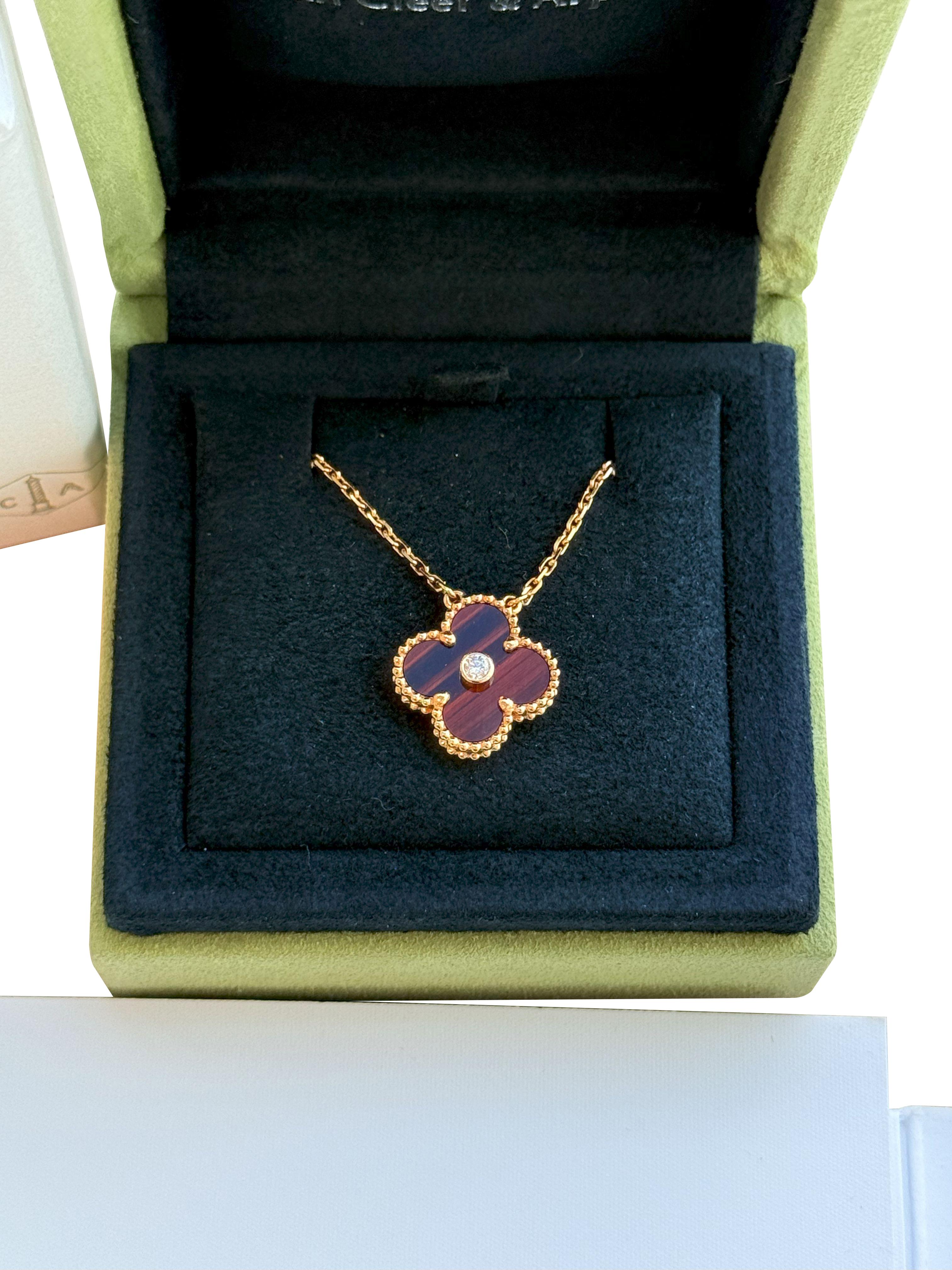Van Cleef & Arpels Bull's Eye Vintage Alhambra Diamond Holiday Anhänger Halskette im Angebot 1