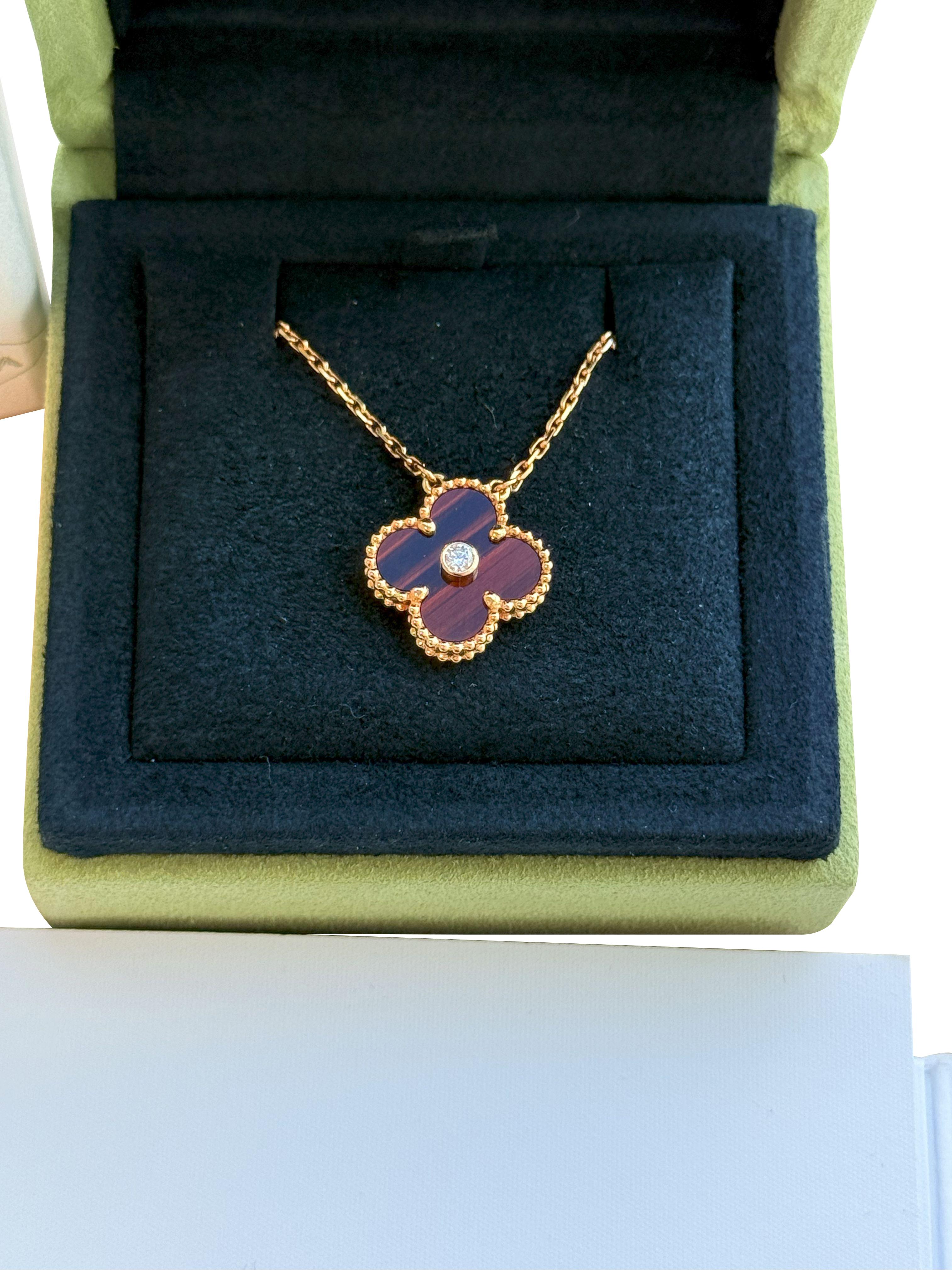 Van Cleef & Arpels Bull's Eye Vintage Alhambra Diamond Holiday Anhänger Halskette im Angebot 2