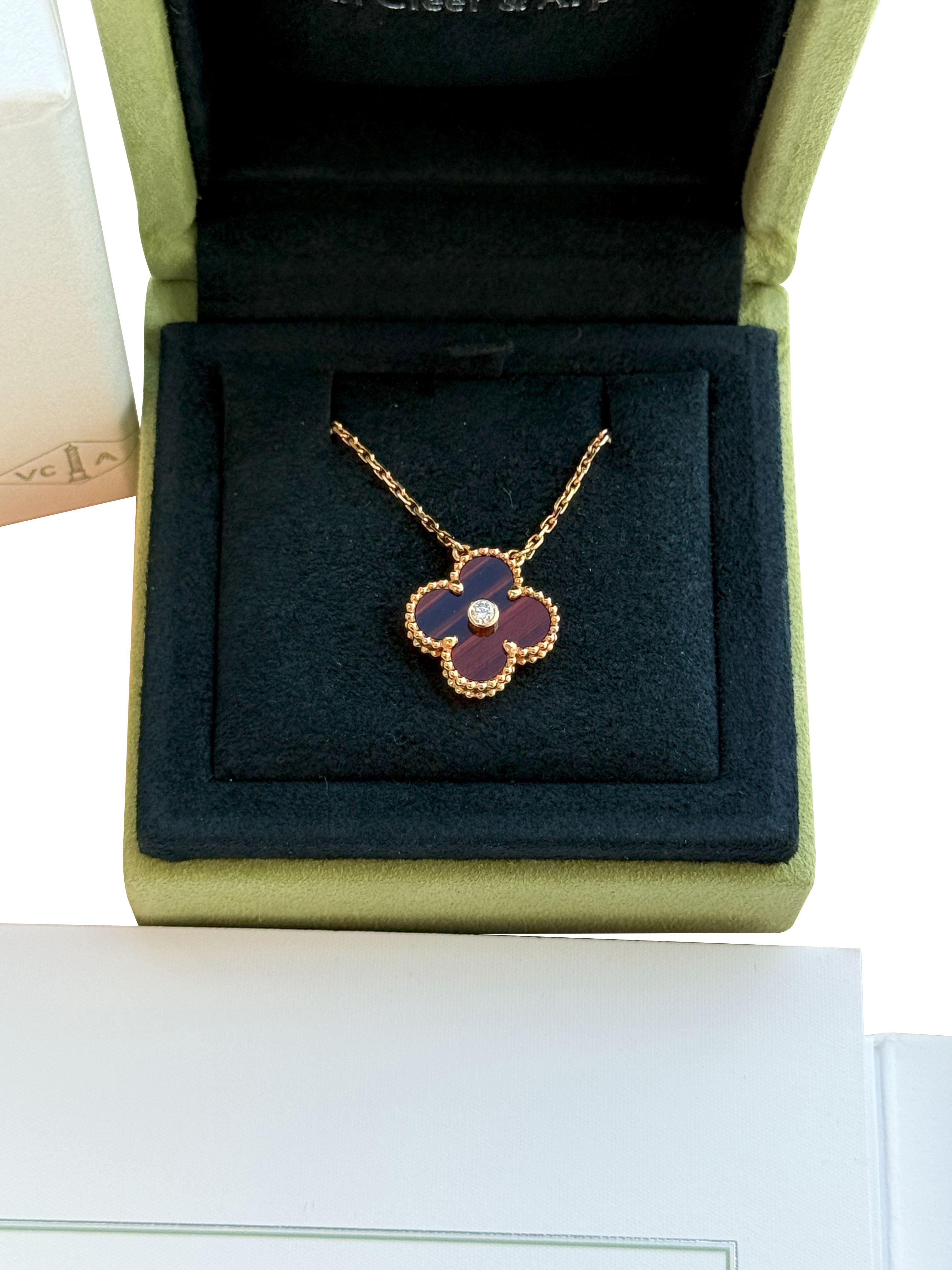 Van Cleef & Arpels Bull's Eye Vintage Alhambra Diamond Holiday Anhänger Halskette im Angebot 3