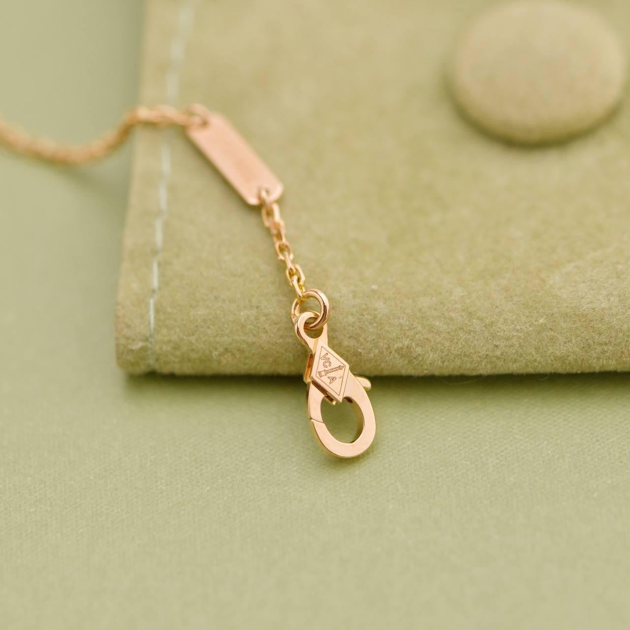 Van Cleef & Arpels Collier à pendentifs en or rose 18 carats avec diamants Bullseye pour les fêtes de fin d'année 2017 en vente 1