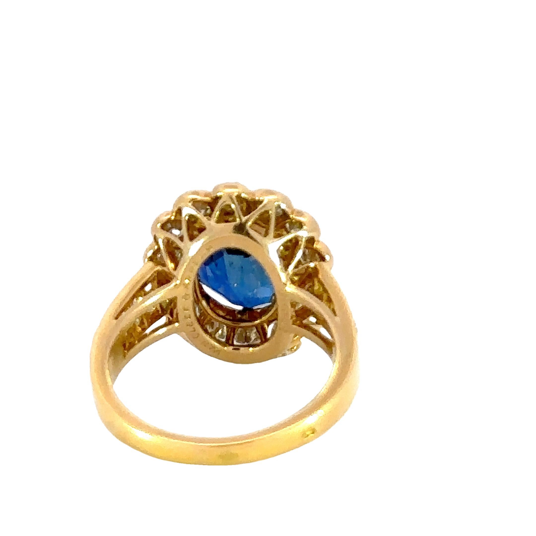 Van Cleef & Arpels Burma Sapphire 6.23 Ct Ring W/Certificates Corte oval en venta