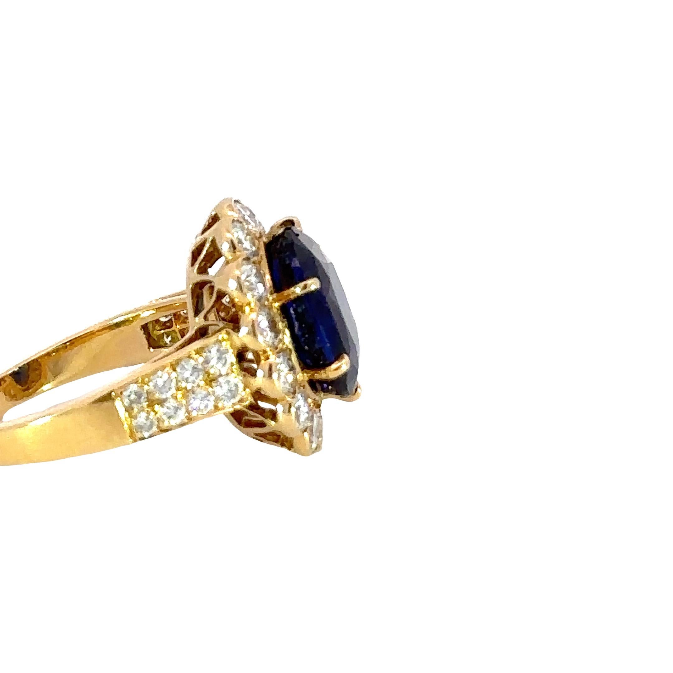 Van Cleef & Arpels Burma Sapphire 6.23 Ct Ring W/Certificates en Excelente estado para la venta en Great Neck Plaza, NY