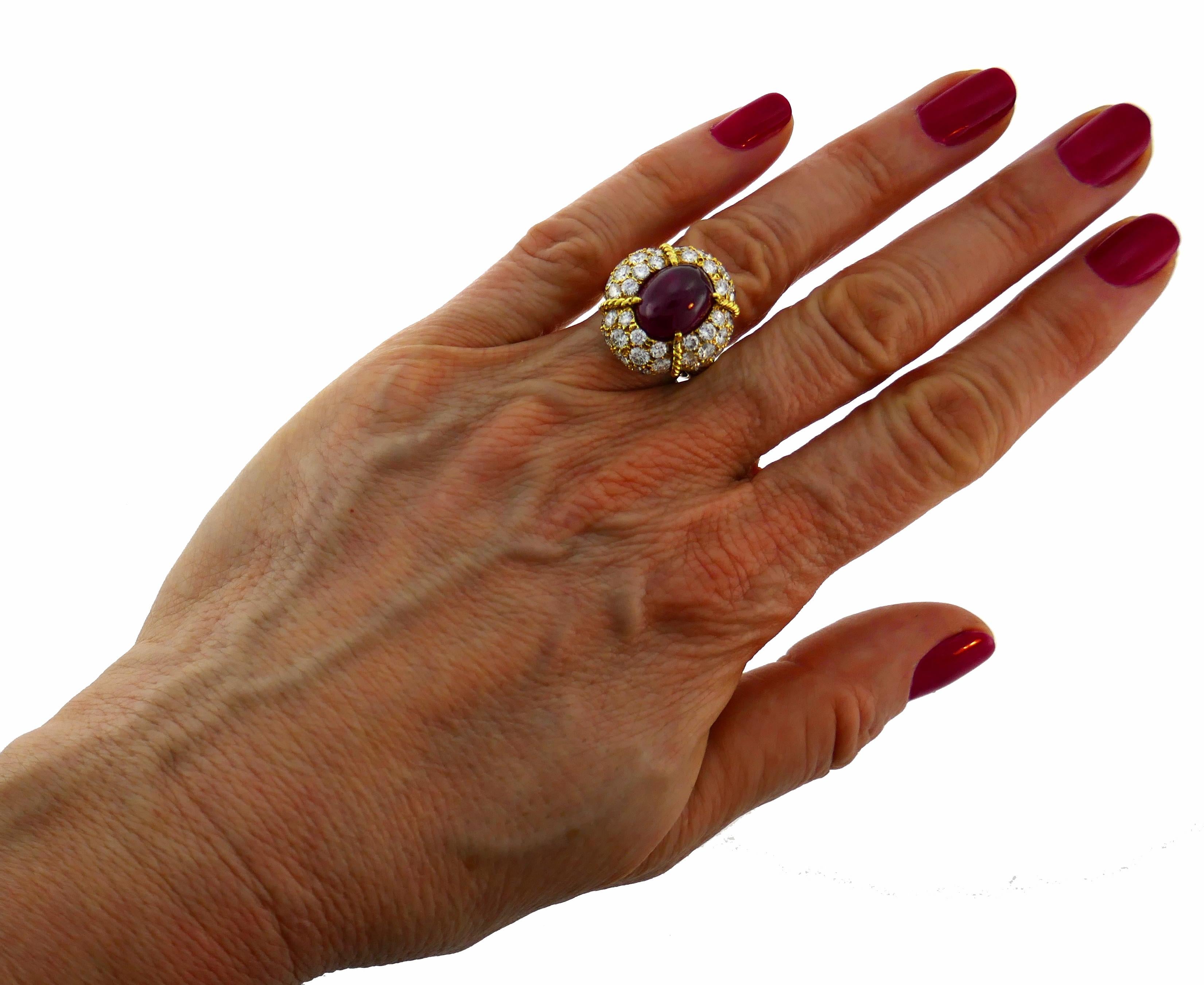 Women's Vintage Van Cleef & Arpels Ring Burmese Ruby Diamond 18k Gold French Estate  For Sale