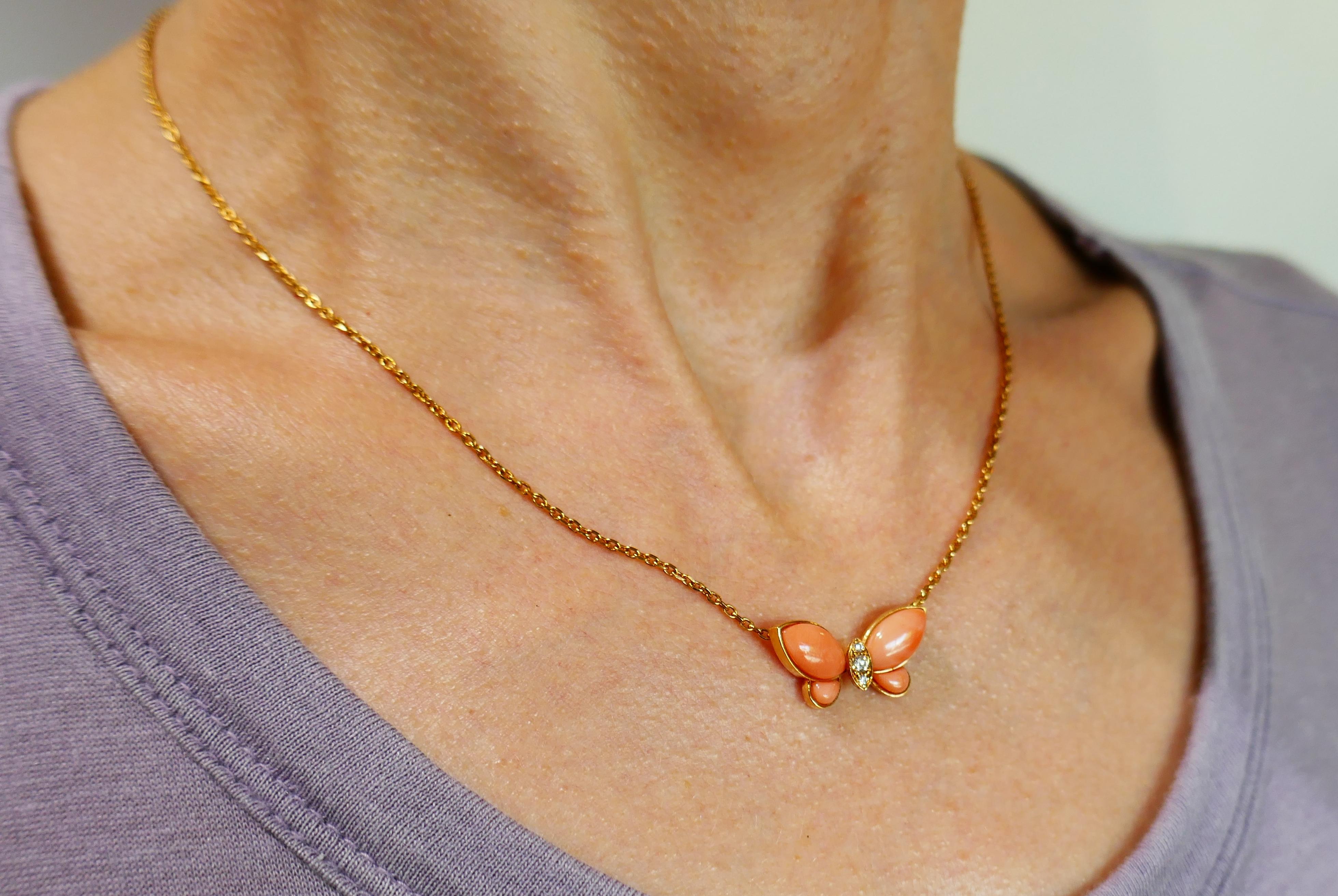 Van Cleef & Arpels Butterfly Pendant Necklace in Yellow Gold Diamond Coral In Excellent Condition In Beverly Hills, CA