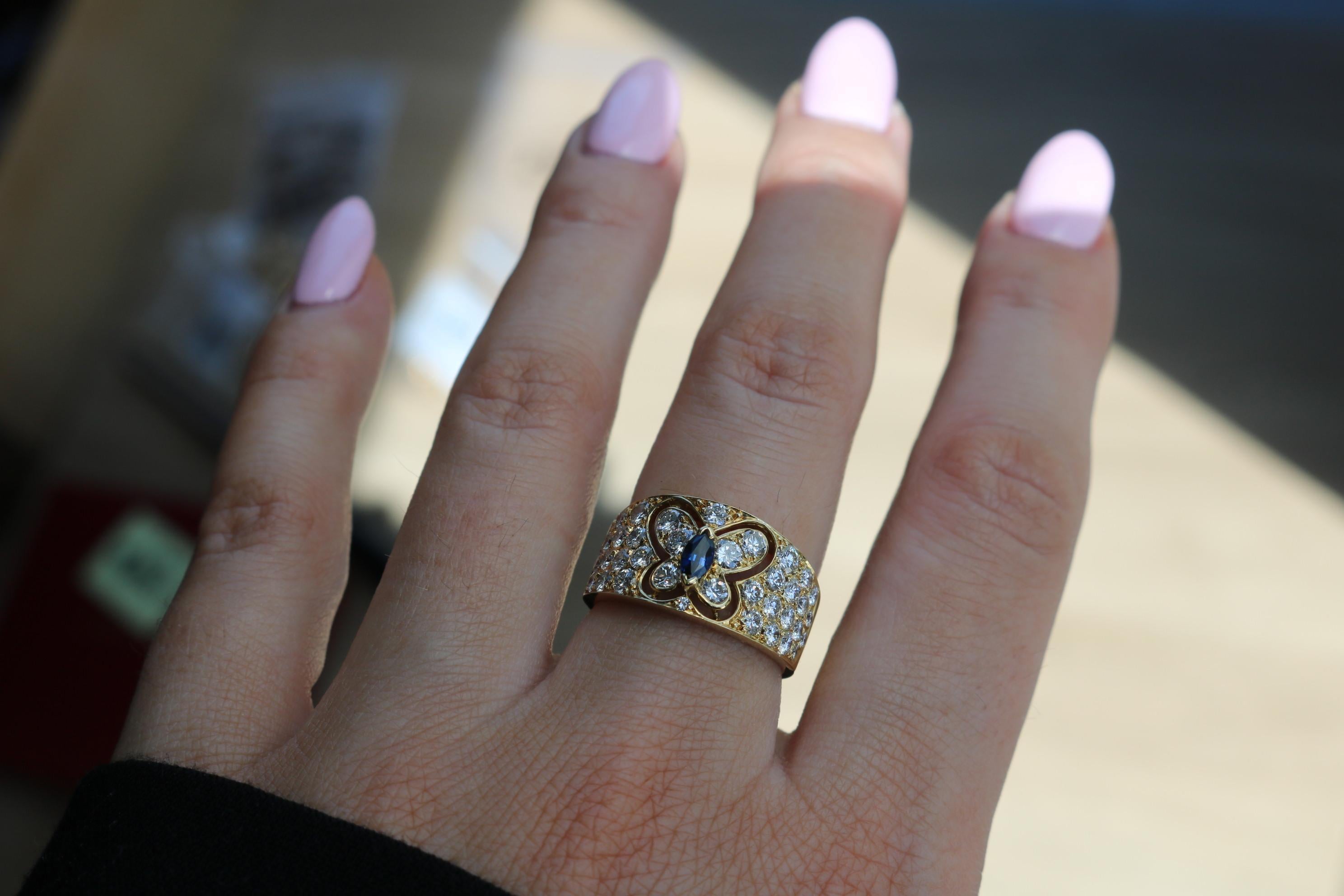 Van Cleef & Arpels Butterfly Sapphire Diamond Ring 18K Yellow Gold en vente 6