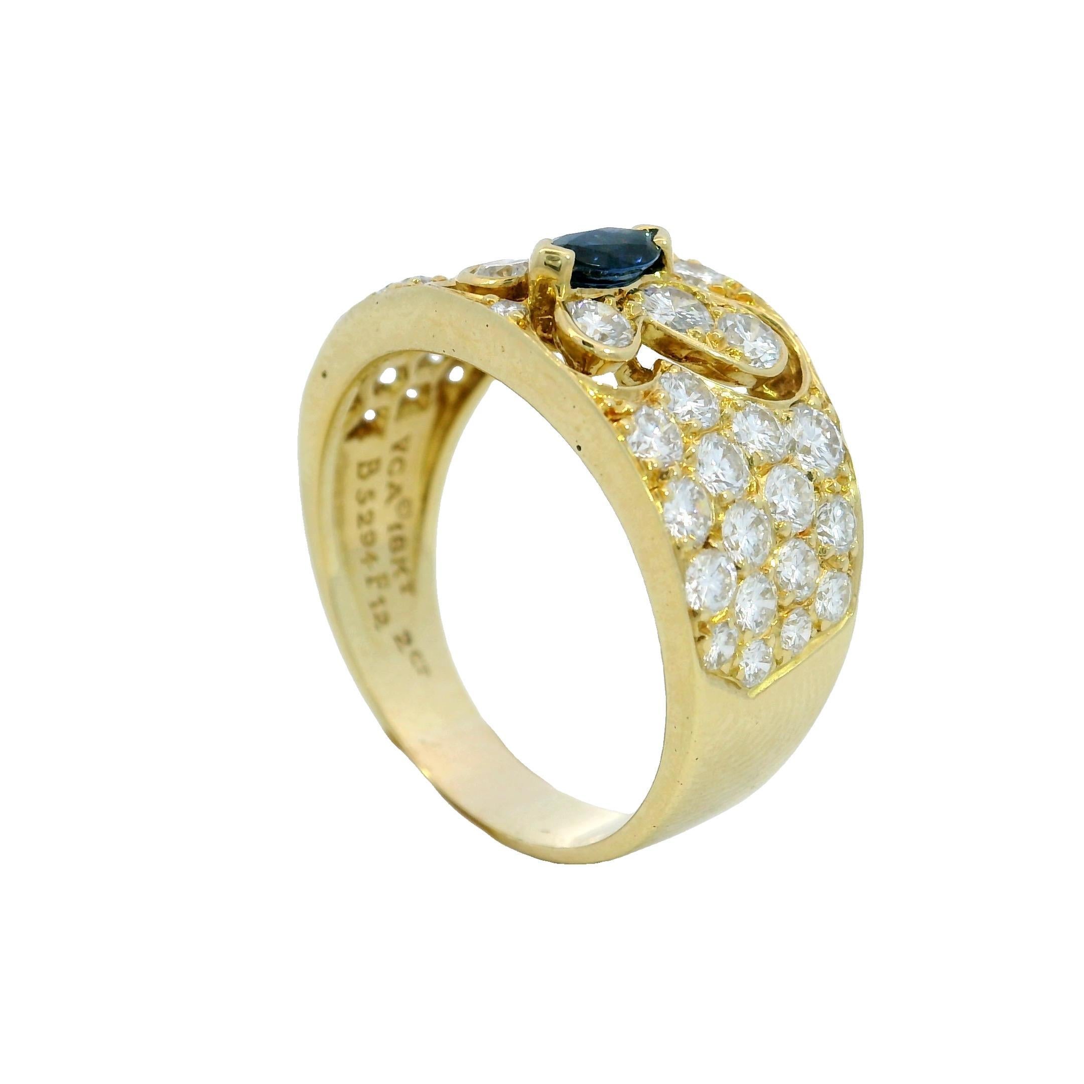 Taille ronde Van Cleef & Arpels Butterfly Sapphire Diamond Ring 18K Yellow Gold en vente