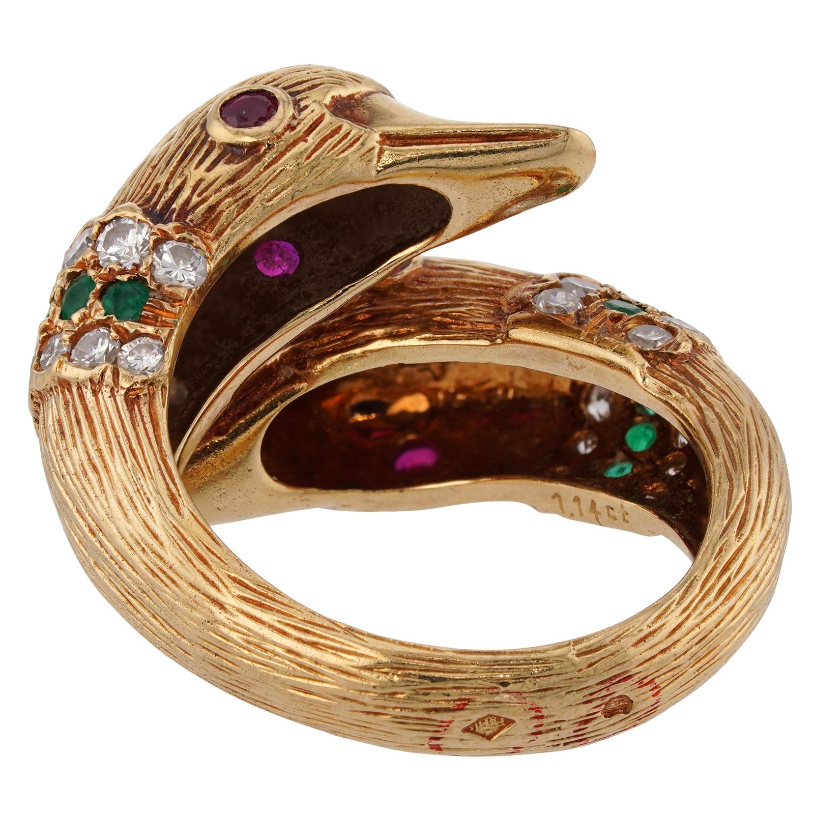 Gelbgoldring VAN CLEEF & ARPELS Bypass Delphine Smaragd Rubin Diamant im Angebot 1